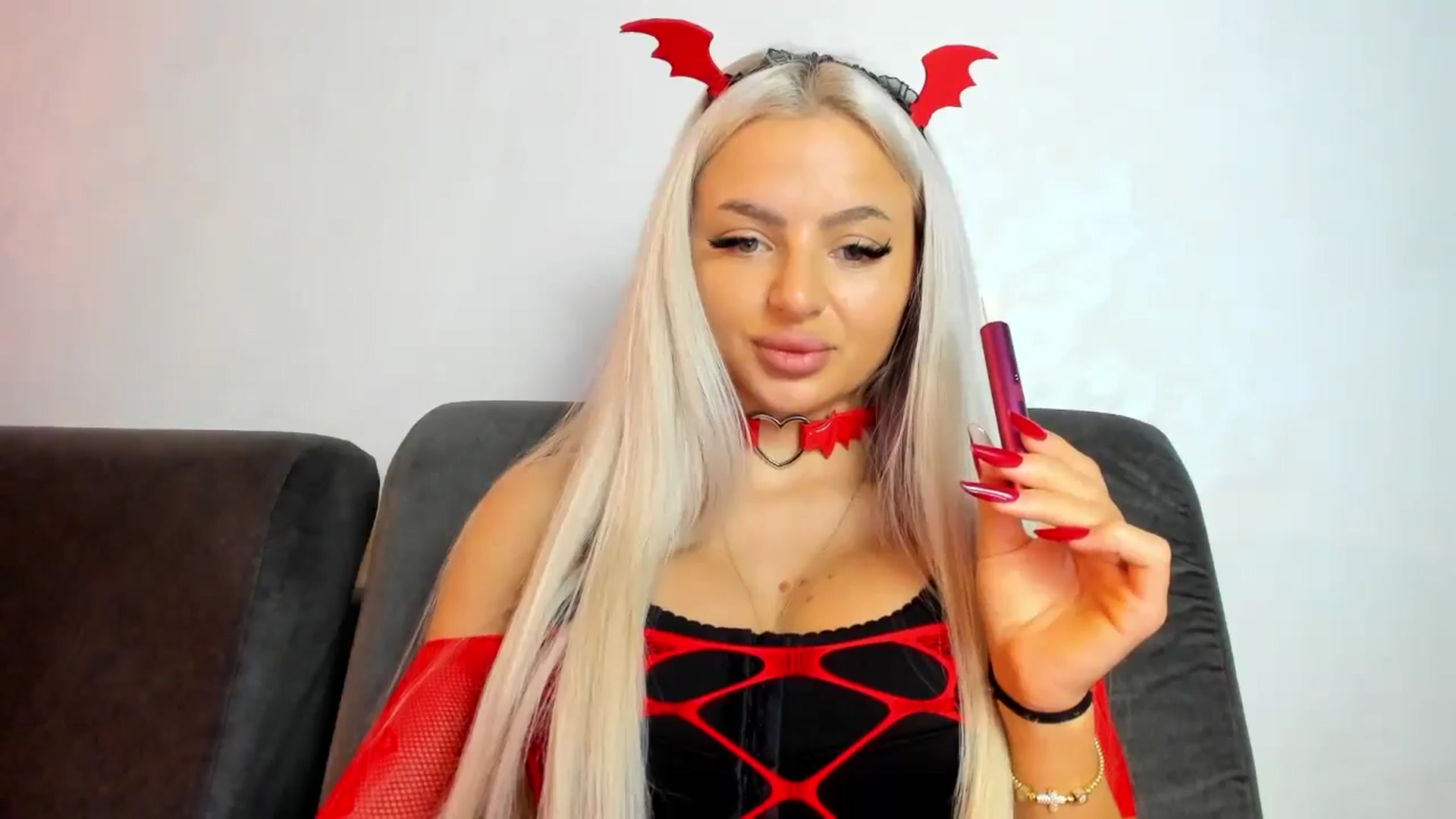 Gallery image thumbnail from barbie__girl's myfreecams stream on, 01/06/2025, 19:03 image 7 of 20