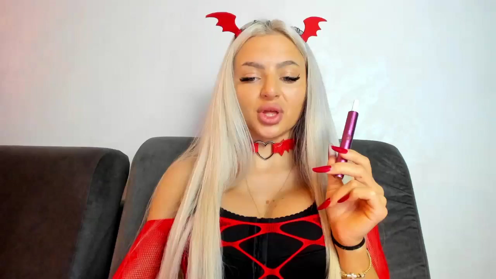 Gallery image thumbnail from barbie__girl's myfreecams stream on, 01/06/2025, 19:03 image 8 of 20