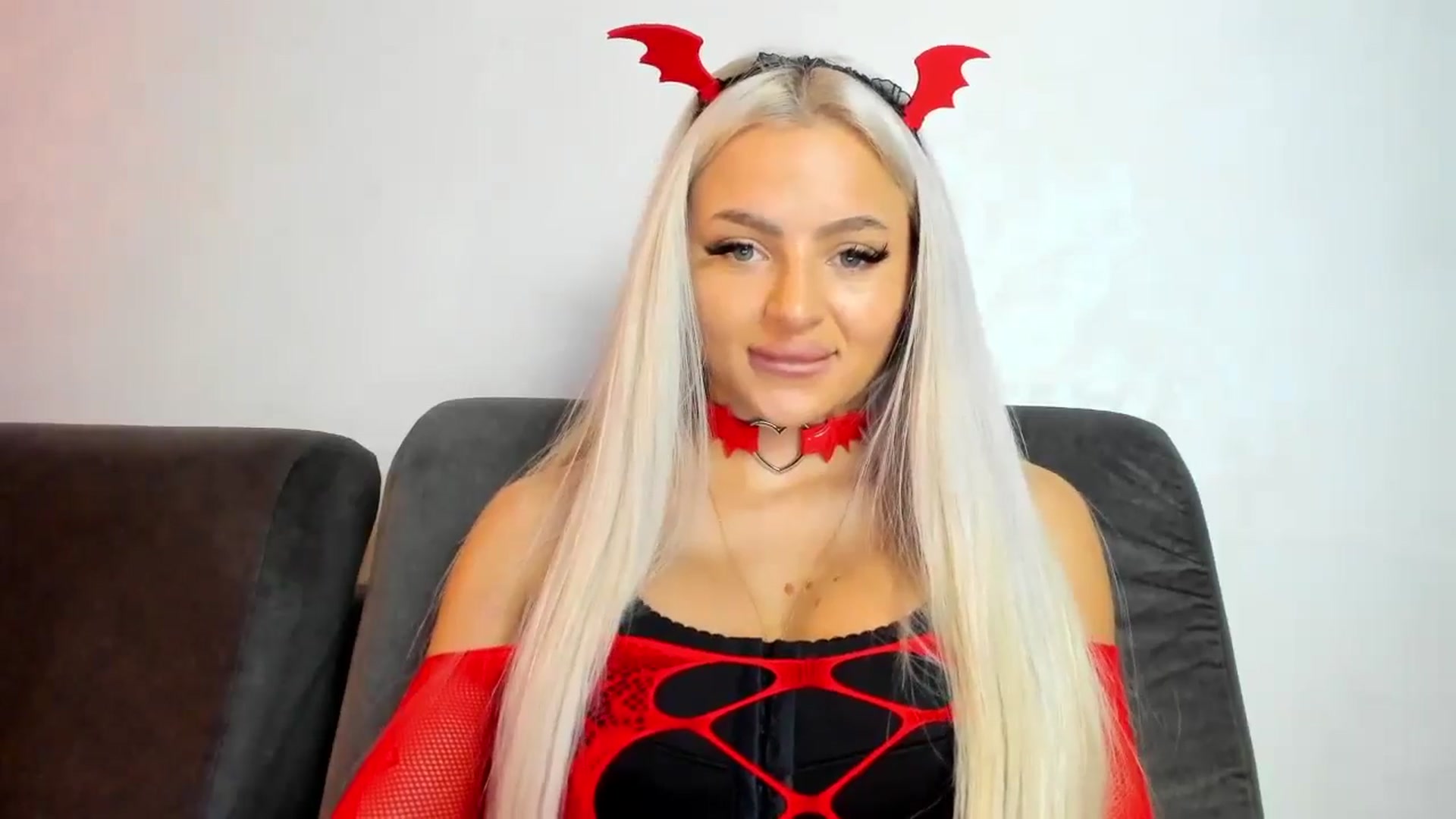 Gallery image thumbnail from barbie__girl's myfreecams stream on, 01/06/2025, 19:03 image 12 of 20