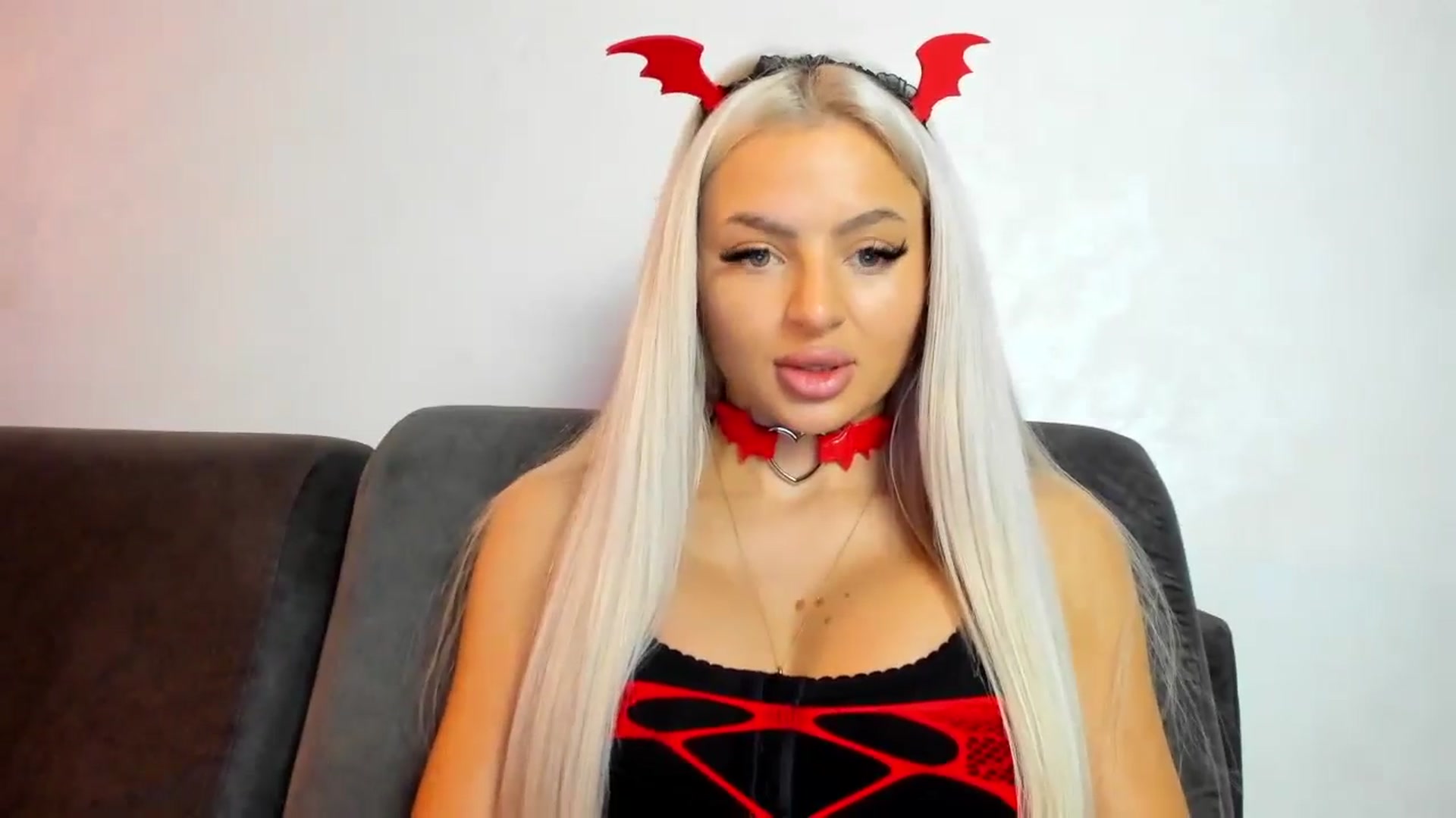 Gallery image thumbnail from barbie__girl's myfreecams stream on, 01/06/2025, 20:15 image 2 of 20
