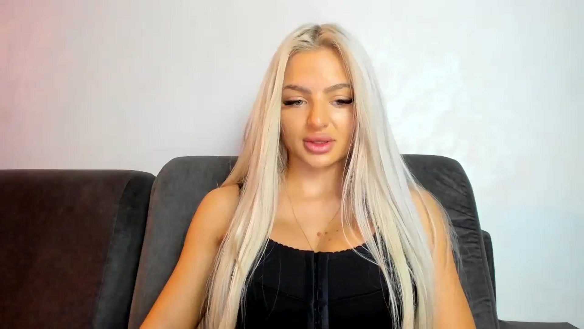 Gallery image thumbnail from barbie__girl's myfreecams stream on, 01/06/2025, 20:15 image 15 of 20
