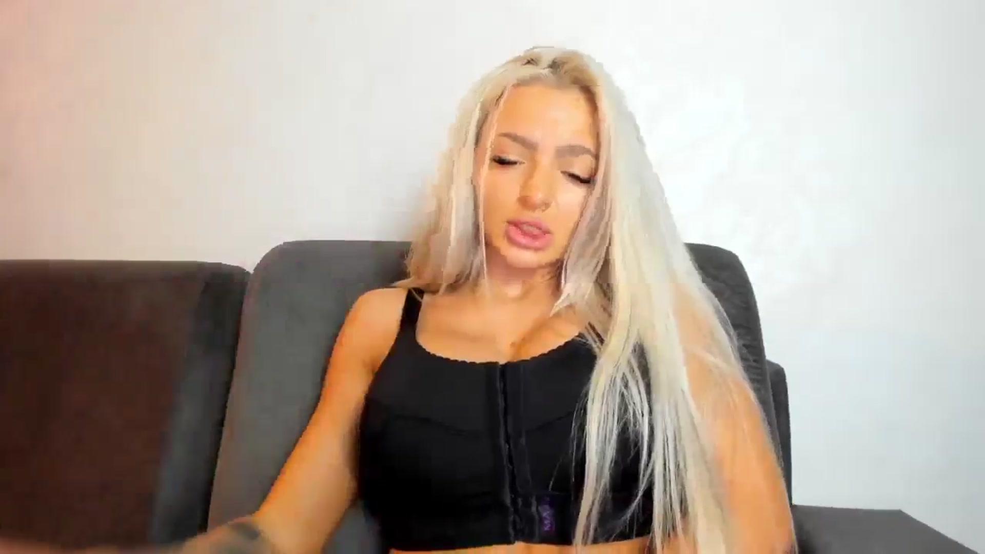 Gallery image thumbnail from barbie__girl's myfreecams stream on, 01/06/2025, 21:41 image 5 of 20
