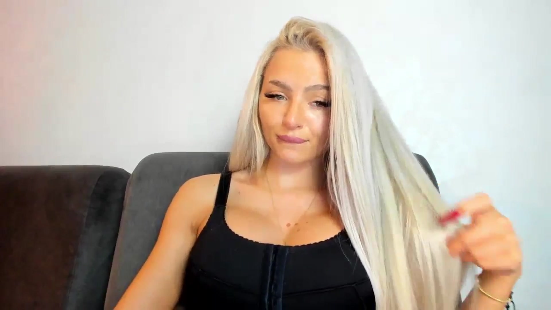 Gallery image thumbnail from barbie__girl's myfreecams stream on, 01/07/2025, 01:12 image 6 of 20