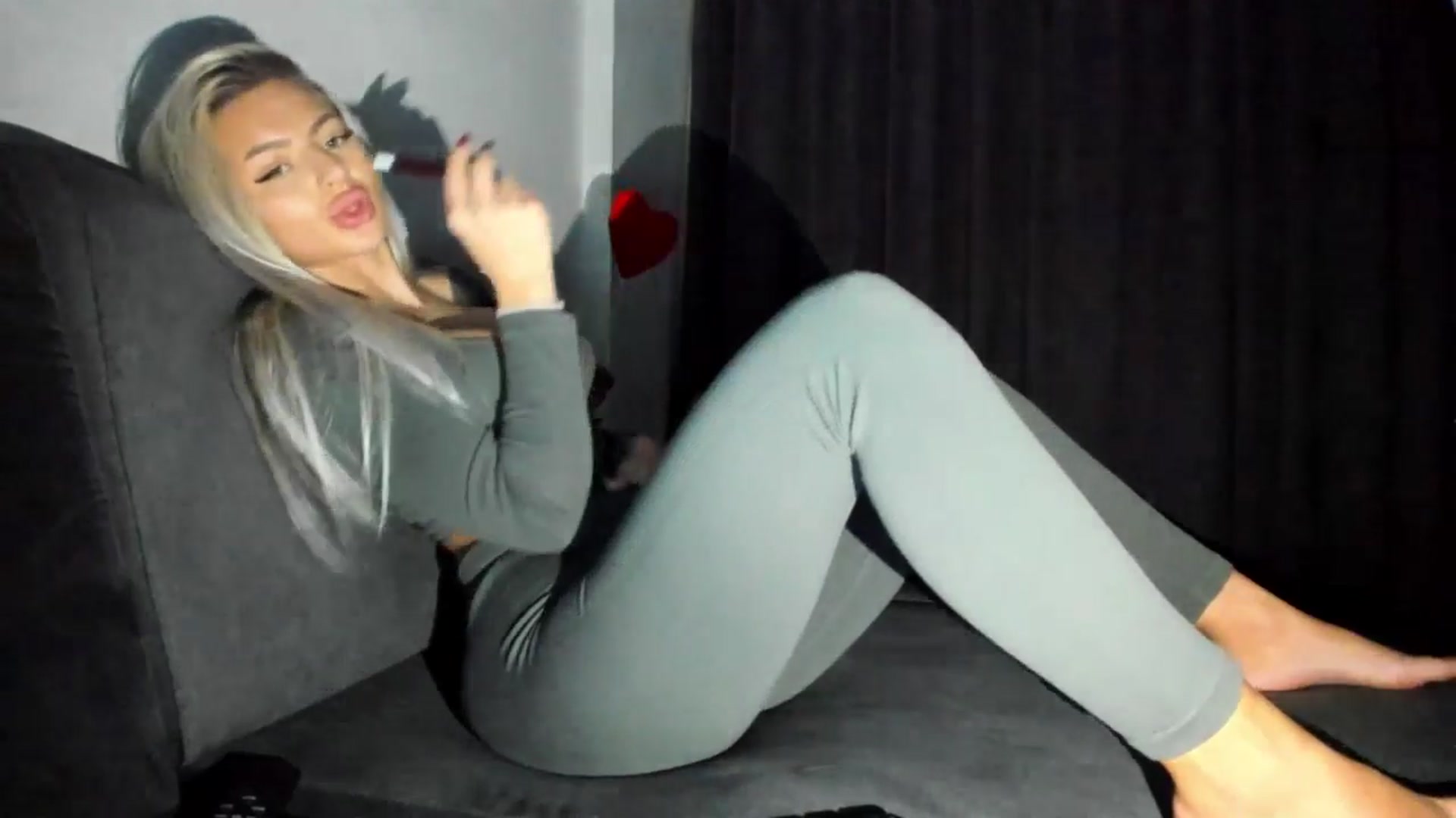 Gallery image thumbnail from barbie__girl's myfreecams stream on, 03/04/2025, 23:05 image 6 of 20