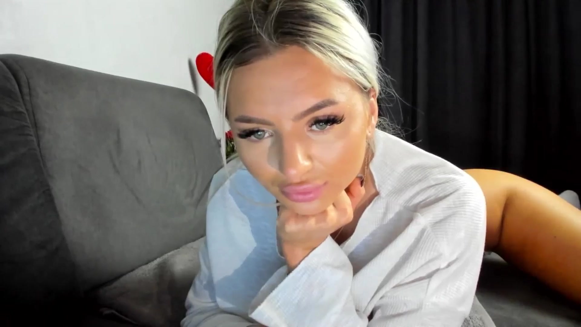 Gallery image thumbnail from barbie__girl's myfreecams stream on, 03/27/2025, 05:41 image 17 of 20