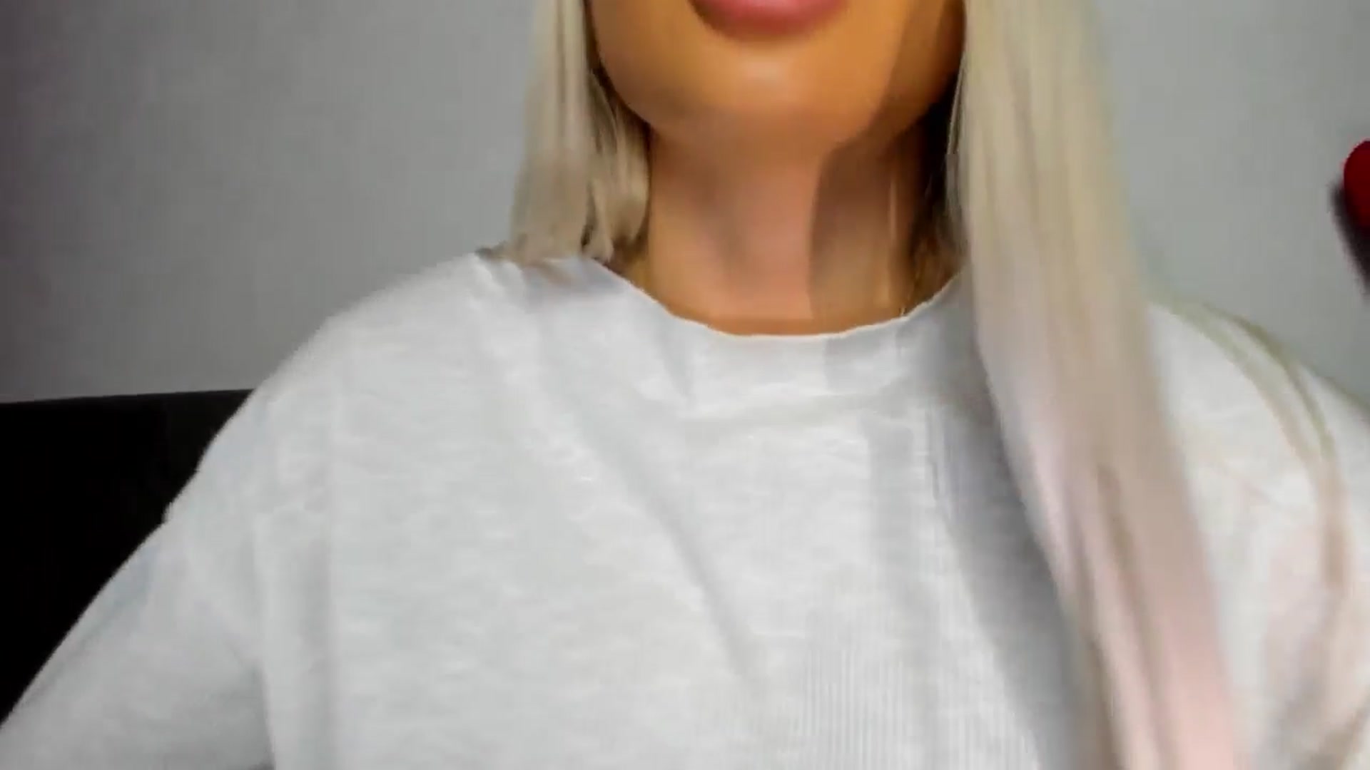Gallery image thumbnail from barbie__girl's myfreecams stream on, 03/27/2025, 23:04 image 14 of 20