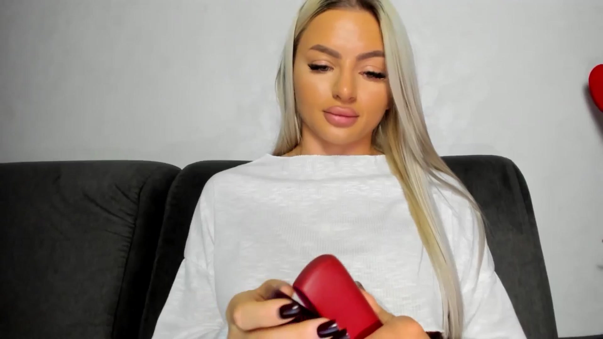 Gallery image thumbnail from barbie__girl's myfreecams stream on, 03/28/2025, 24:55 image 19 of 20