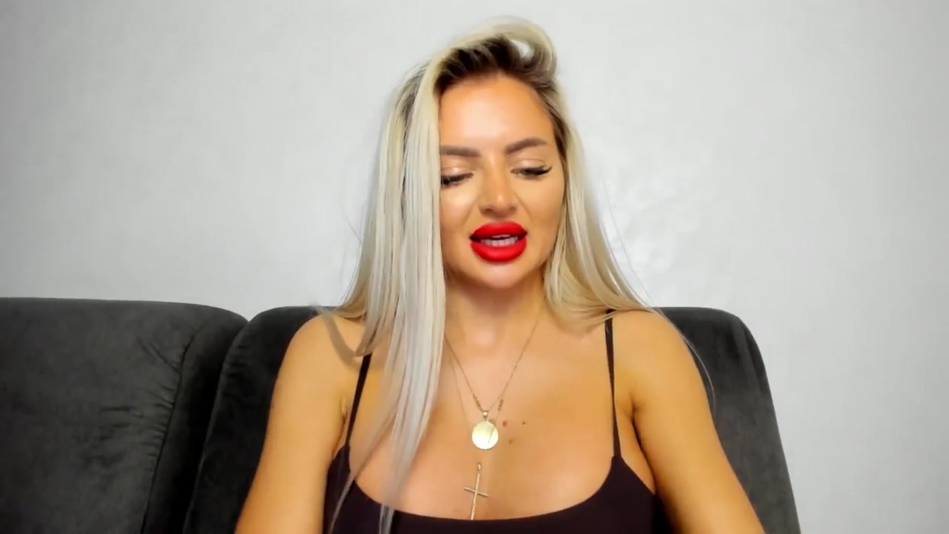 Gallery image thumbnail from barbie__girl's myfreecams stream on, 04/07/2025, 15:37 image 15 of 20