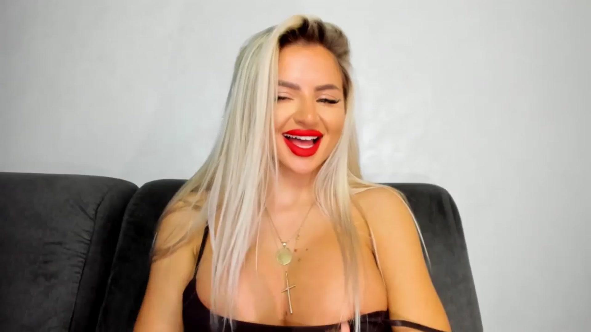 Gallery image thumbnail from barbie__girl's myfreecams stream on, 04/07/2025, 15:37 image 10 of 20