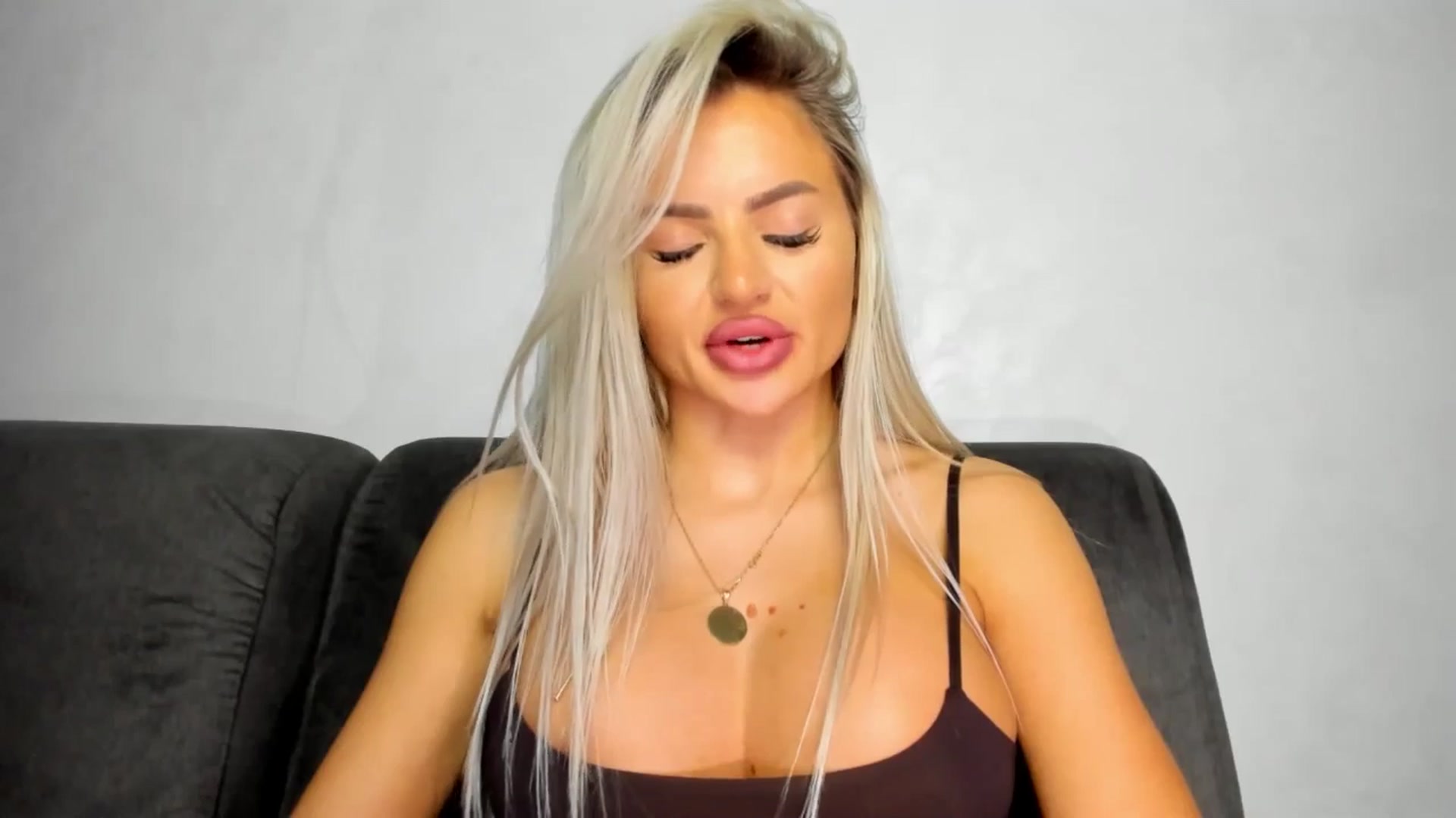 Gallery image thumbnail from barbie__girl's myfreecams stream on, 04/07/2025, 18:51 image 4 of 20