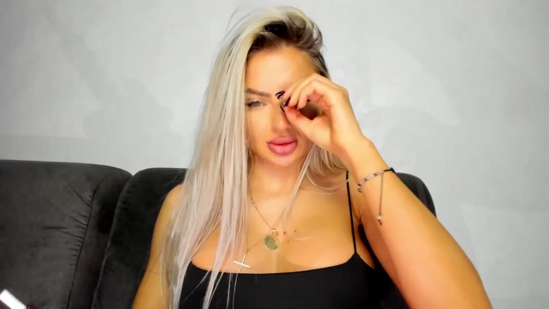 Gallery image thumbnail from barbie__girl's myfreecams stream on, 04/07/2025, 19:36 image 3 of 20