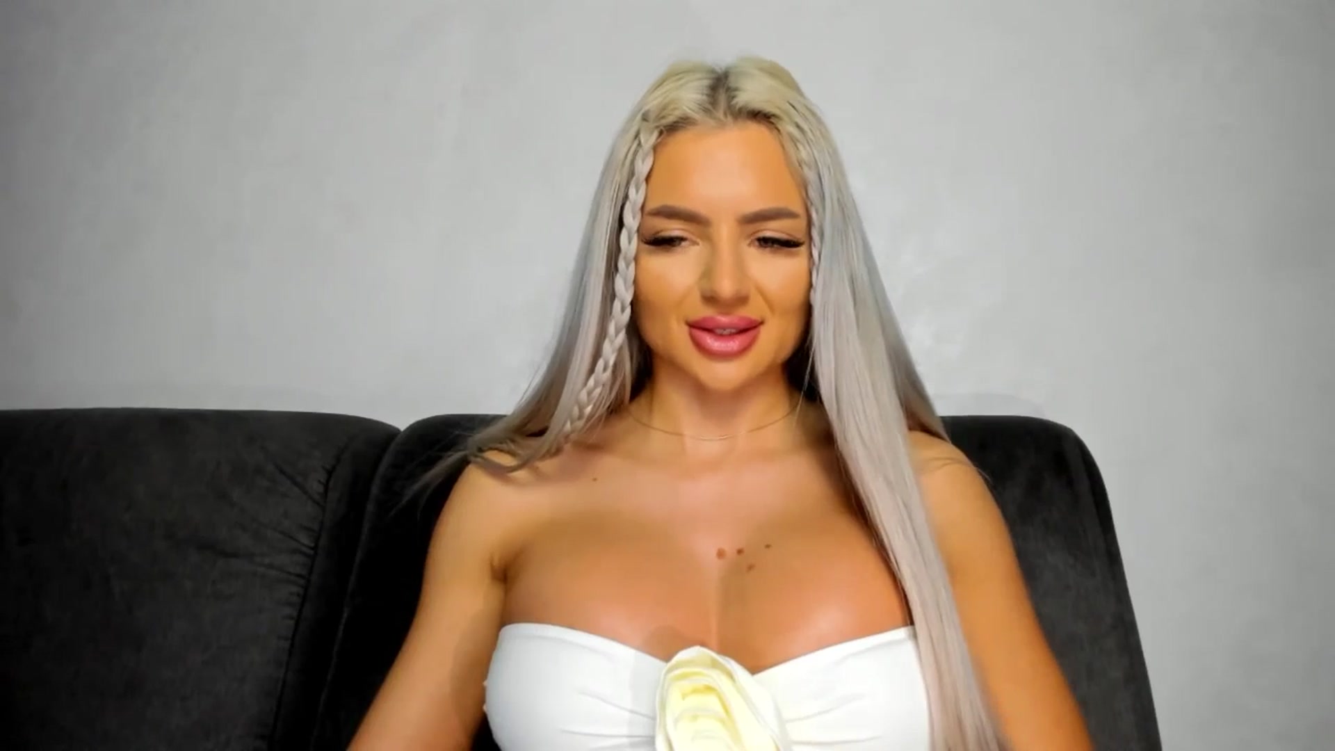 Gallery image thumbnail from barbie__girl's myfreecams stream on, 05/12/2025, 23:35 image 6 of 20