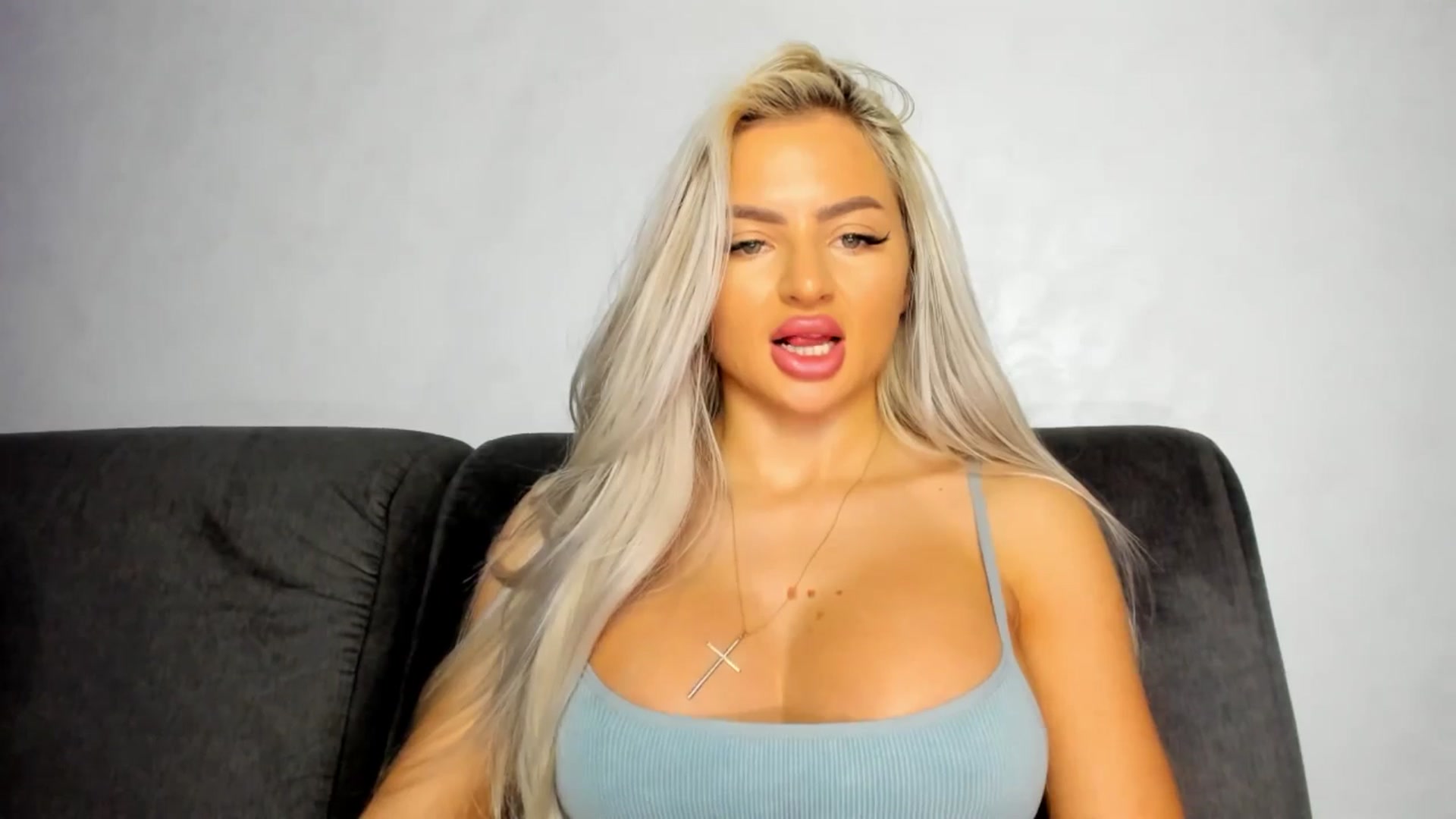 Gallery image thumbnail from barbie__girl's myfreecams stream on, 05/21/2025, 18:45 image 9 of 20
