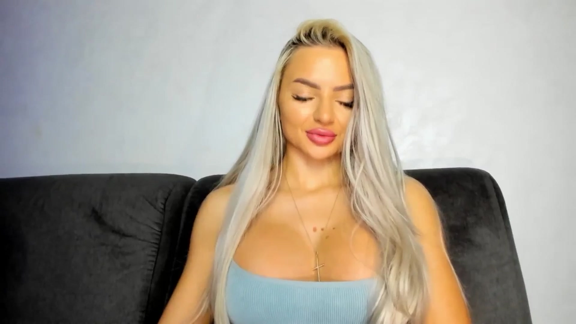 Gallery image thumbnail from barbie__girl's myfreecams stream on, 05/21/2025, 18:45 image 3 of 20
