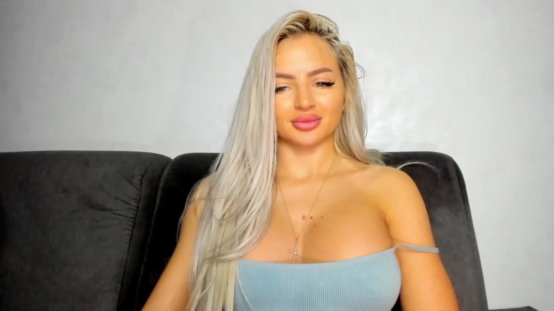 Gallery image thumbnail from barbie__girl's myfreecams stream on, 05/22/2025, 24:27 image 15 of 20
