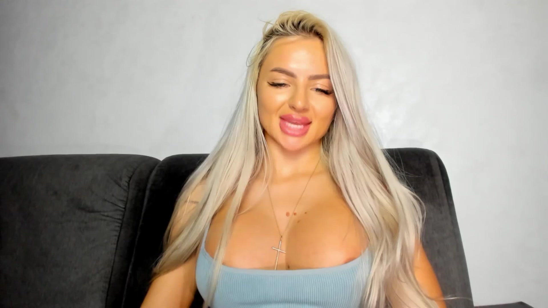 Gallery image thumbnail from barbie__girl's myfreecams stream on, 05/22/2025, 01:36 image 15 of 20