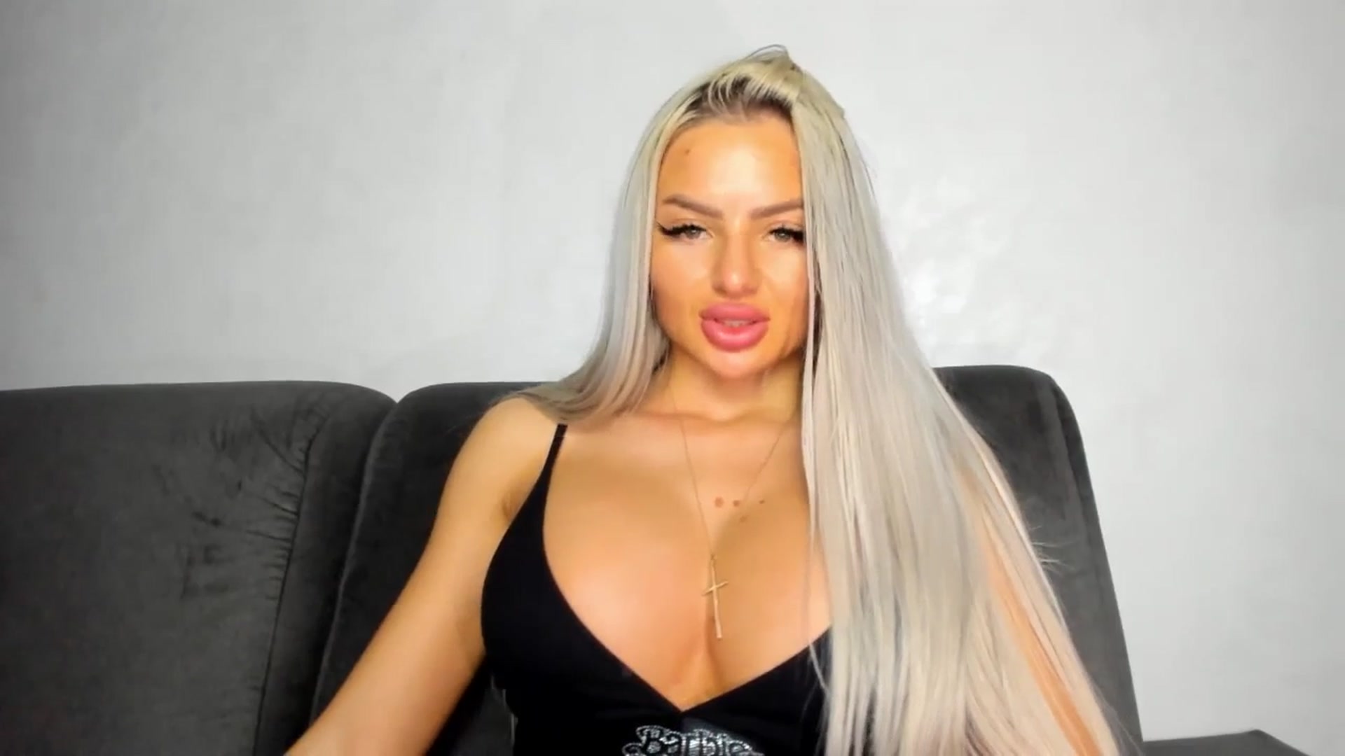 Gallery image thumbnail from barbie__girl's myfreecams stream on, 05/26/2025, 01:27 image 7 of 20