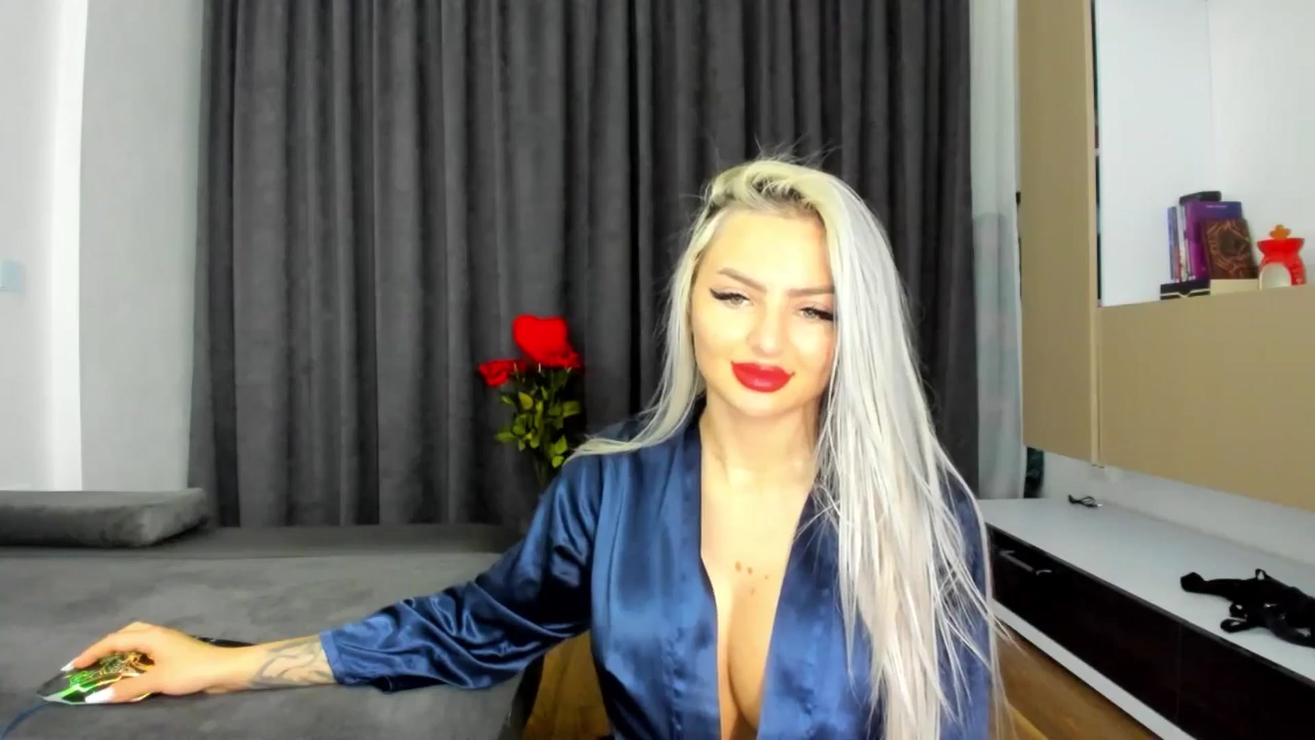 Gallery image thumbnail from barbie__girl's myfreecams stream on, 05/27/2025, 22:22 image 19 of 20