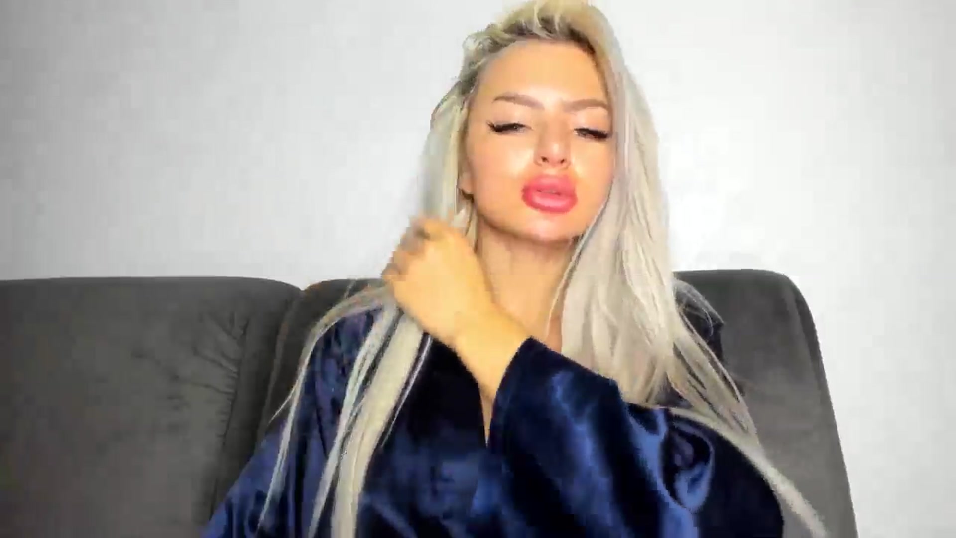 Gallery image thumbnail from barbie__girl's myfreecams stream on, 05/28/2025, 24:46 image 7 of 20