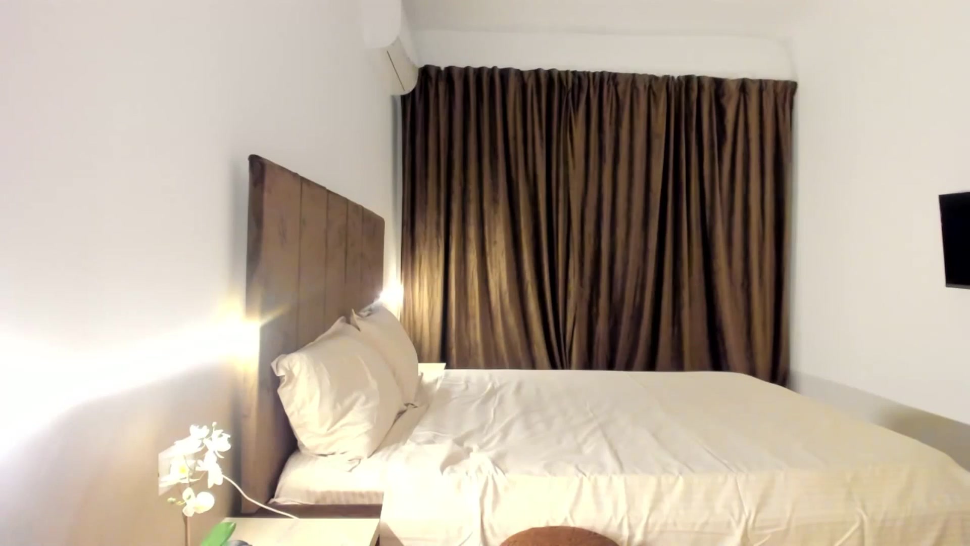 Gallery image thumbnail from barbie__girl's myfreecams stream on, 06/14/2025, 01:30 image 18 of 20