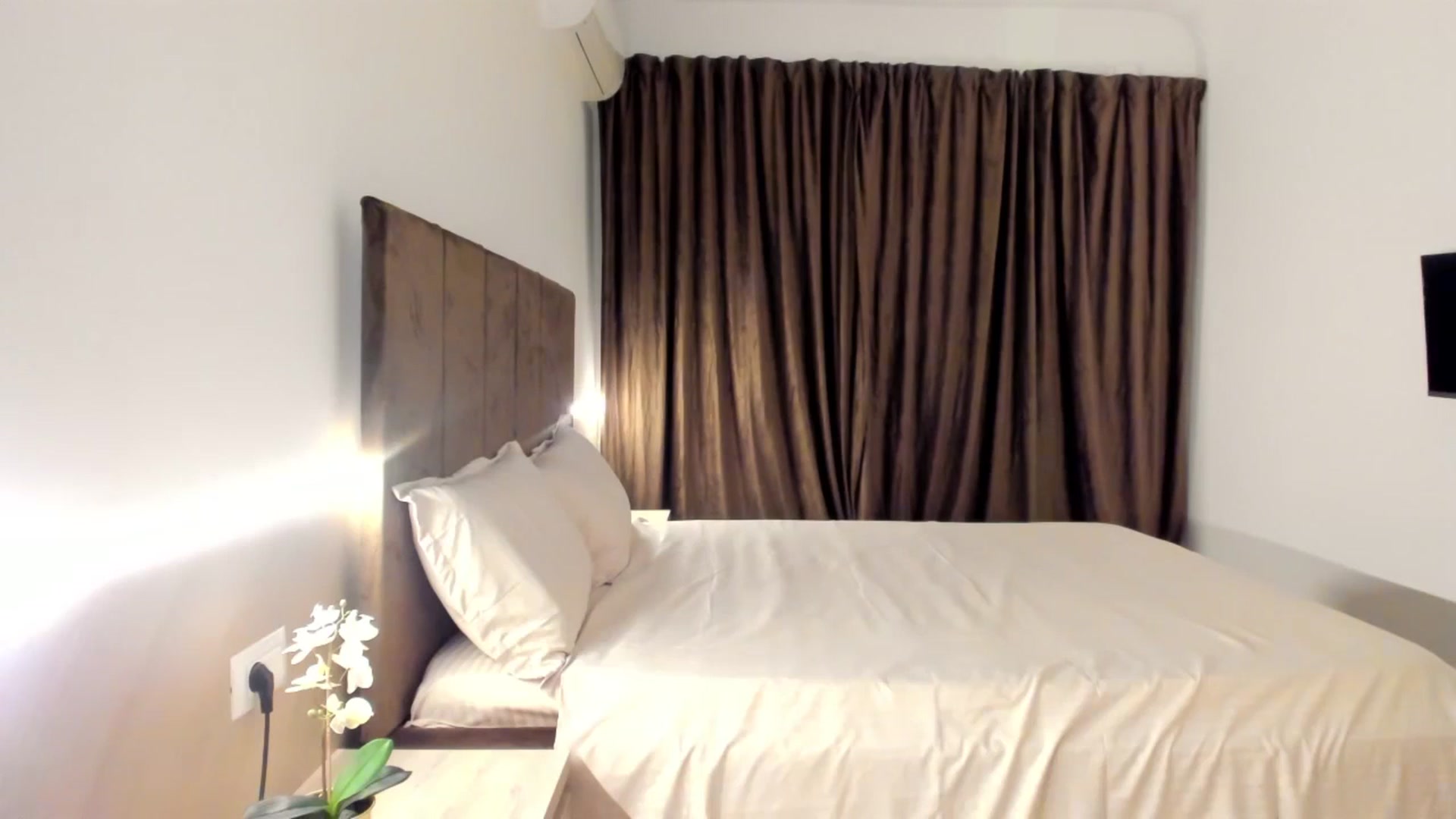 Gallery image thumbnail from barbie__girl's myfreecams stream on, 06/14/2025, 22:13 image 10 of 20