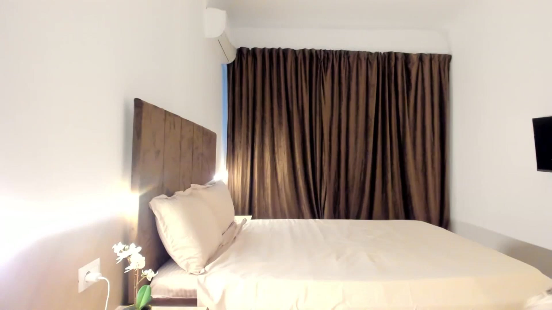 Gallery image thumbnail from barbie__girl's myfreecams stream on, 06/18/2025, 18:31 image 6 of 20