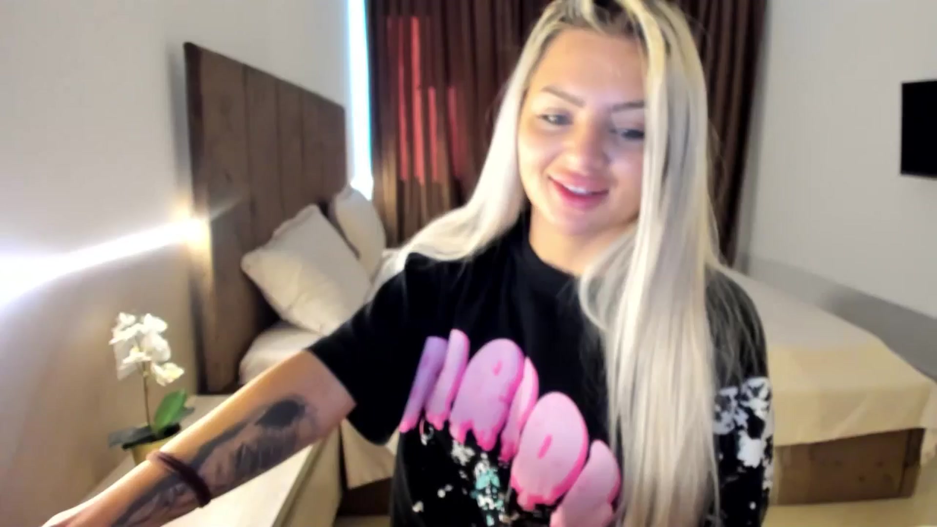 Gallery image thumbnail from barbie__girl's myfreecams stream on, 06/23/2025, 16:26 image 2 of 20