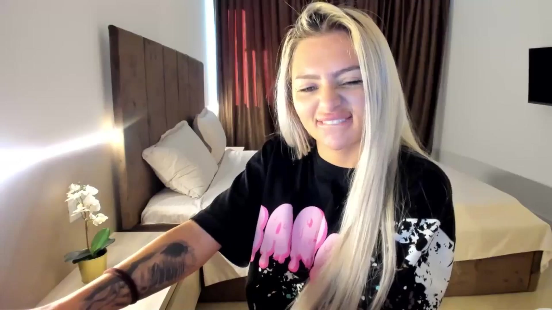 Gallery image thumbnail from barbie__girl's myfreecams stream on, 06/23/2025, 16:26 image 4 of 20