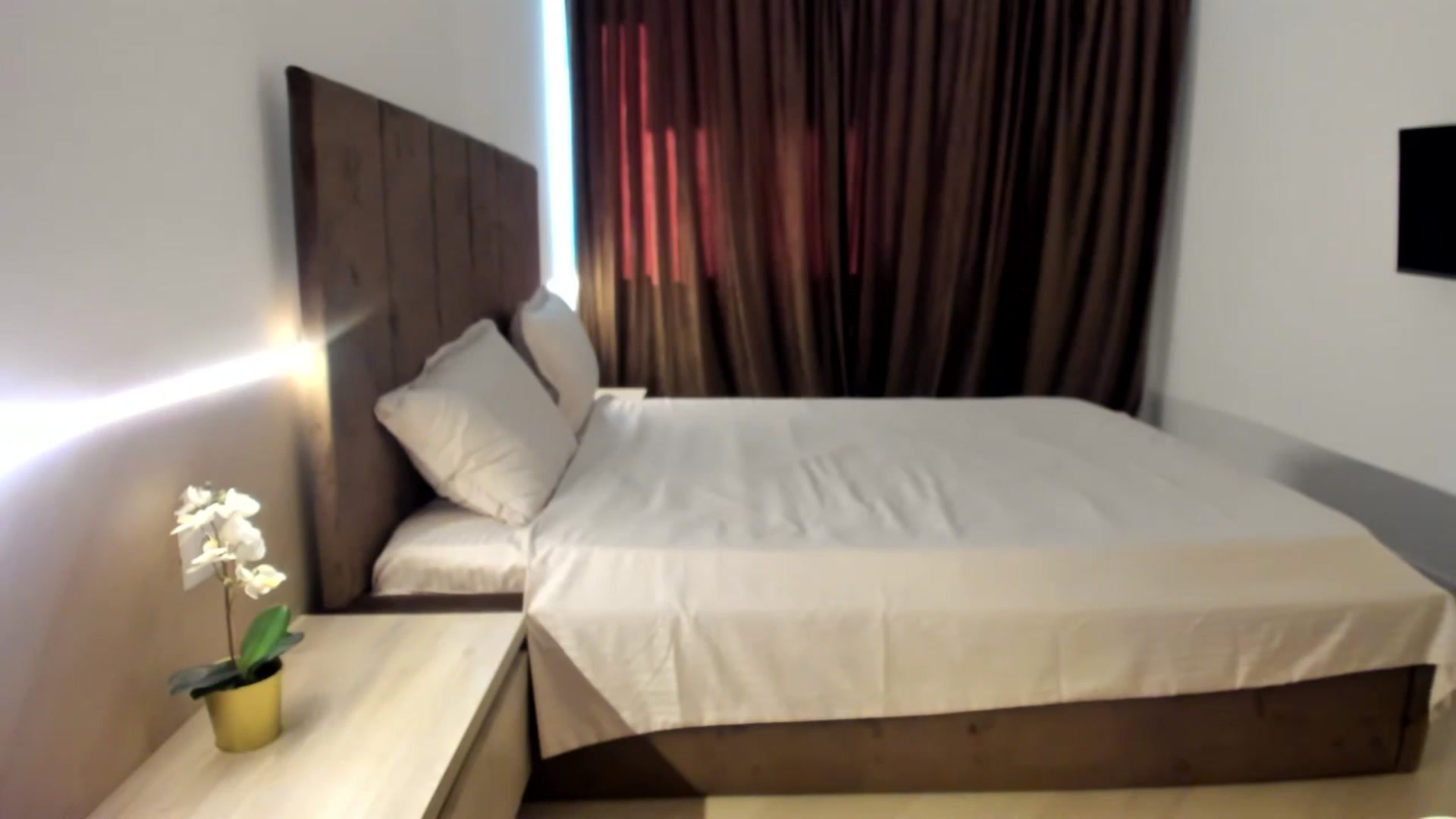 Gallery image thumbnail from barbie__girl's myfreecams stream on, 06/23/2025, 16:26 image 7 of 20