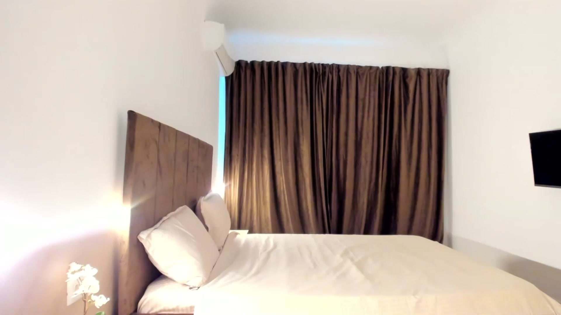 Gallery image thumbnail from barbie__girl's myfreecams stream on, 06/24/2025, 03:43 image 16 of 20