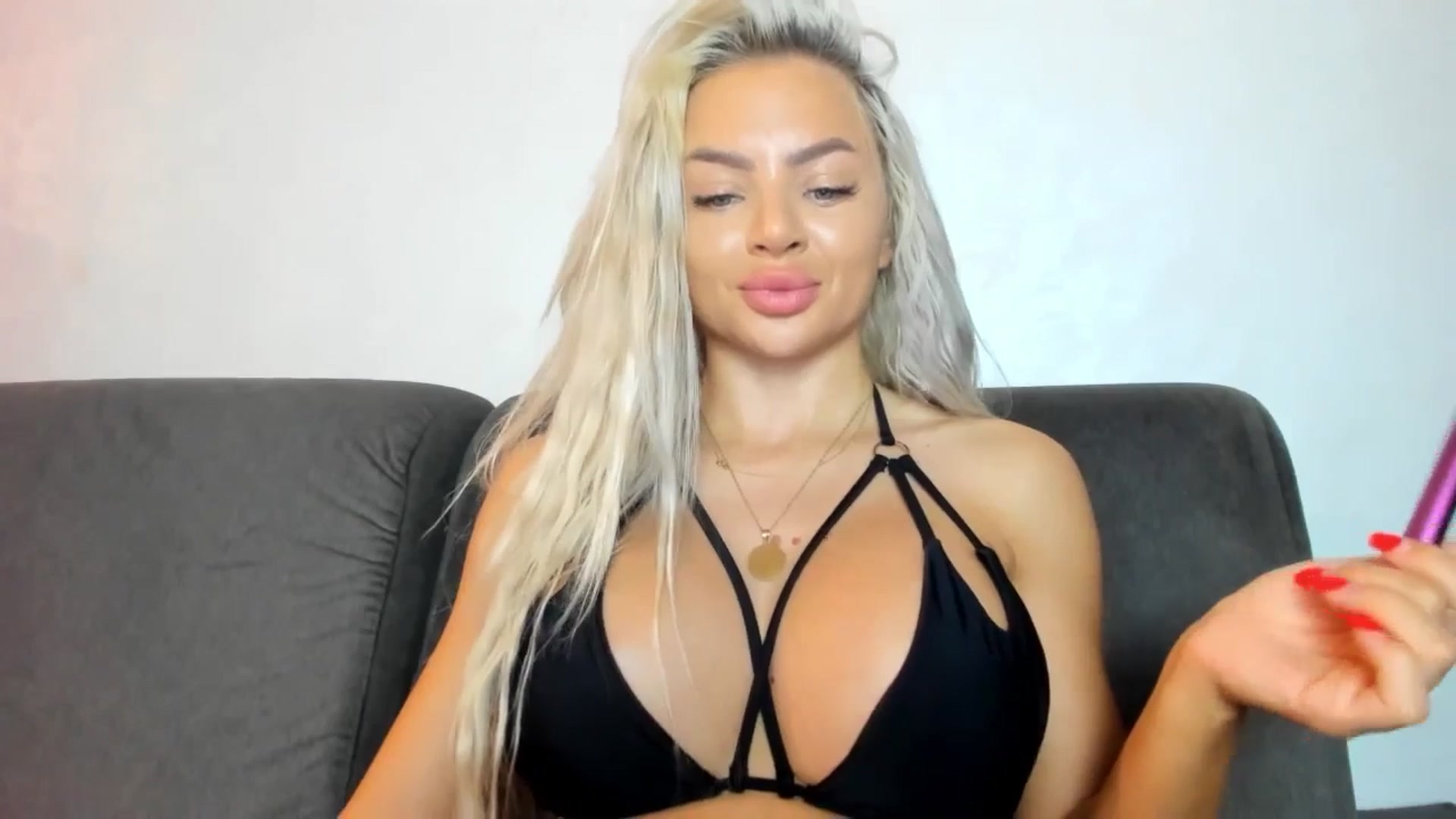 Gallery image thumbnail from barbie__girl's myfreecams stream on, 08/12/2025, 22:54 image 9 of 20