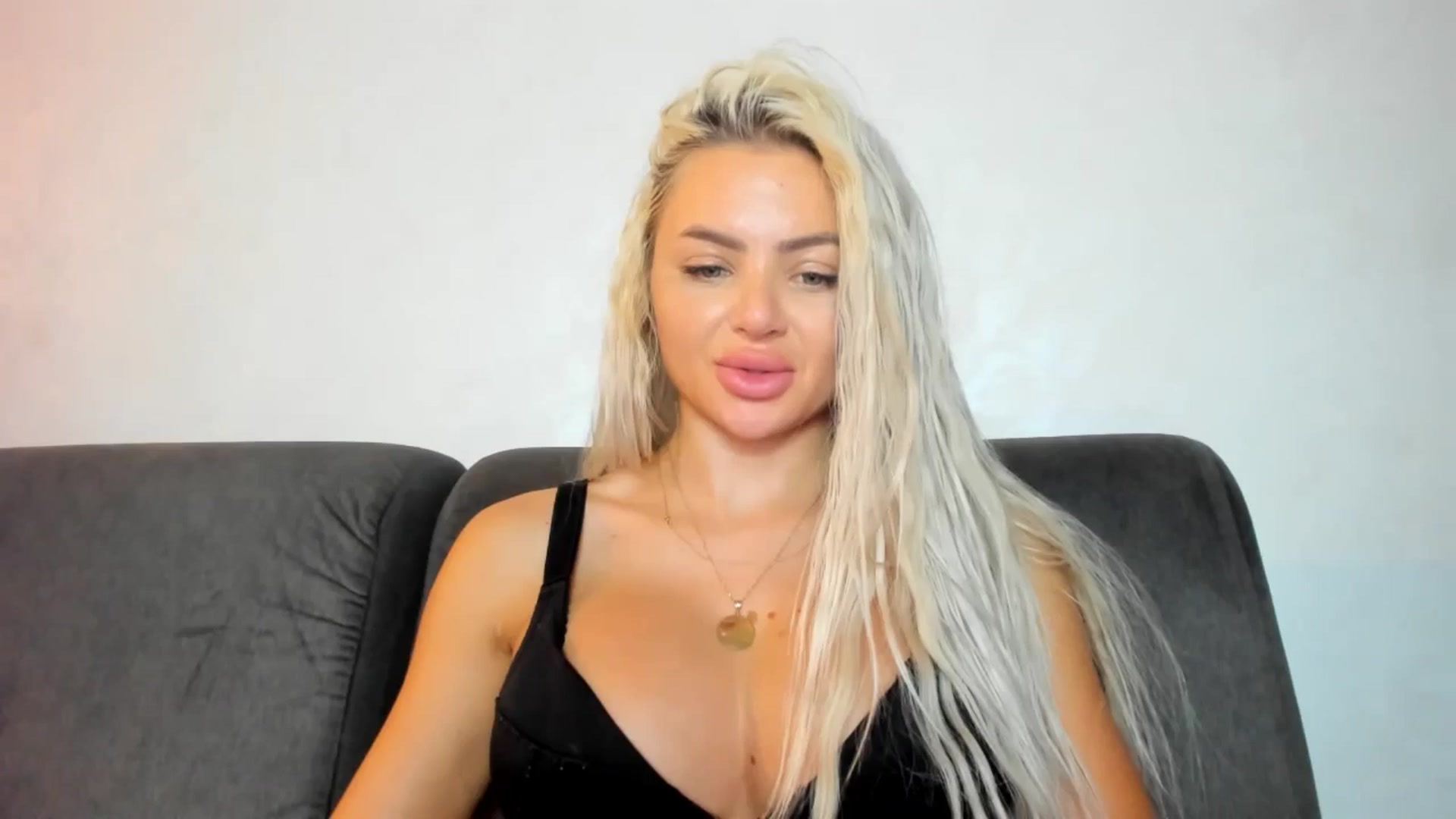 Gallery image thumbnail from barbie__girl's myfreecams stream on, 08/13/2025, 23:22 image 2 of 20