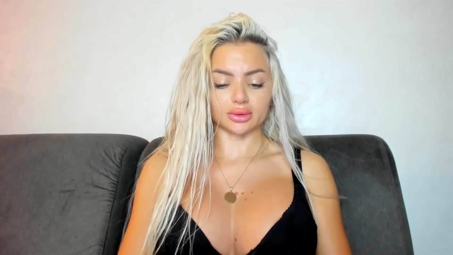 Gallery image thumbnail from barbie__girl's myfreecams stream on, 08/13/2025, 23:22 image 15 of 20