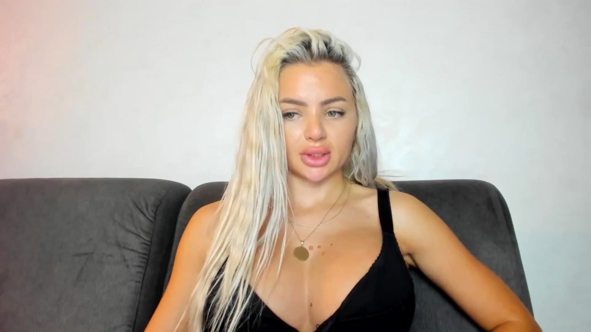 Gallery image thumbnail from barbie__girl's myfreecams stream on, 08/13/2025, 23:22 image 3 of 20