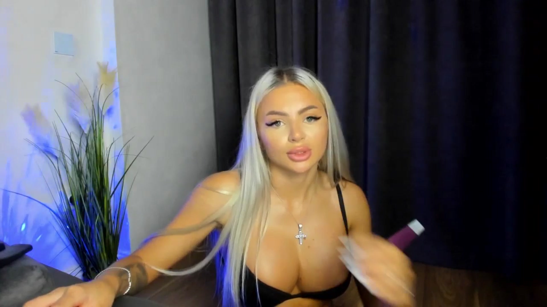 Gallery image thumbnail from barbie__girl's myfreecams stream on, 09/01/2025, 02:48 image 6 of 20