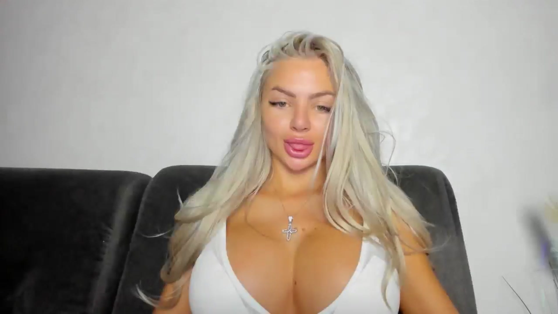 Gallery image thumbnail from barbie__girl's myfreecams stream on, 09/15/2025, 08:50 image 14 of 20