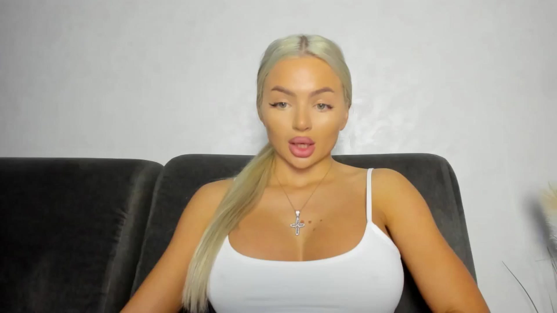 Gallery image thumbnail from barbie__girl's myfreecams stream on, 09/19/2025, 14:04 image 1 of 20