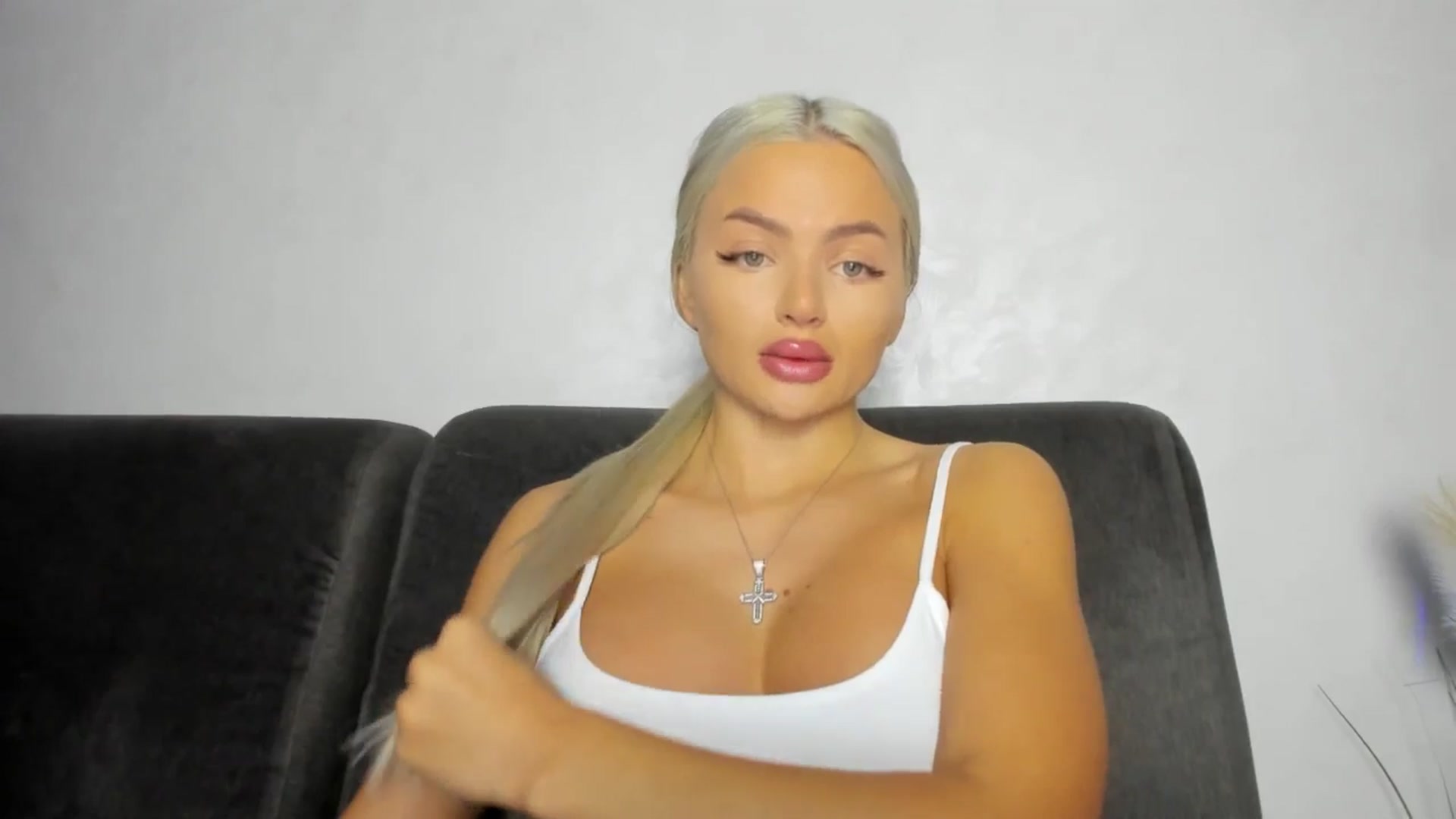 Gallery image thumbnail from barbie__girl's myfreecams stream on, 09/19/2025, 14:04 image 7 of 20
