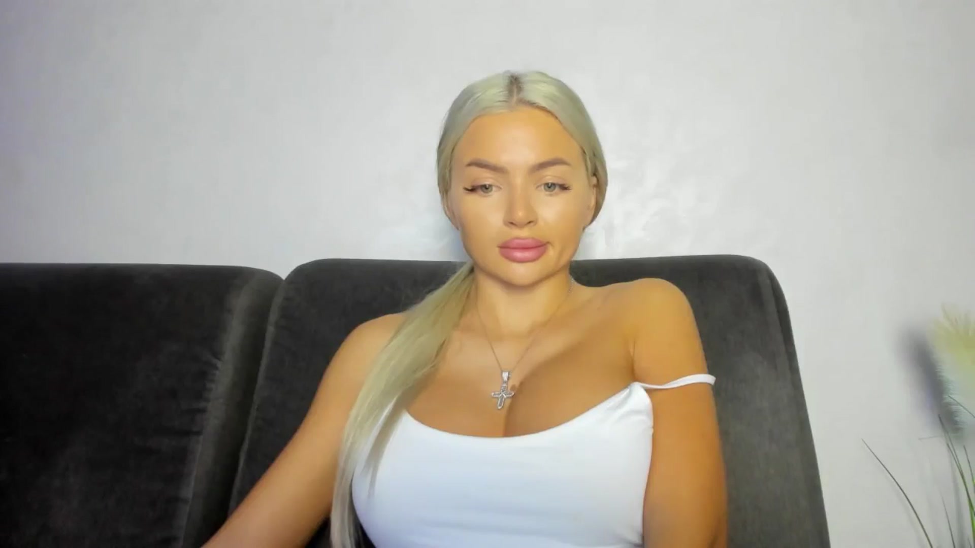 Gallery image thumbnail from barbie__girl's myfreecams stream on, 09/19/2025, 16:23 image 17 of 20