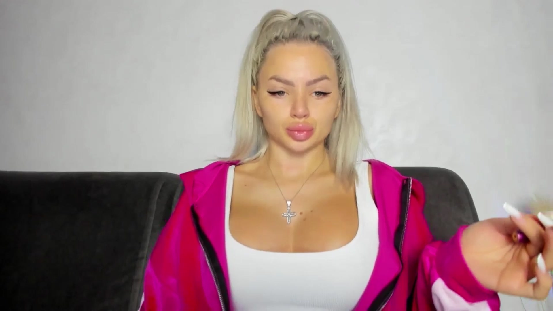 Gallery image thumbnail from barbie__girl's myfreecams stream on, 09/24/2025, 08:08 image 6 of 20