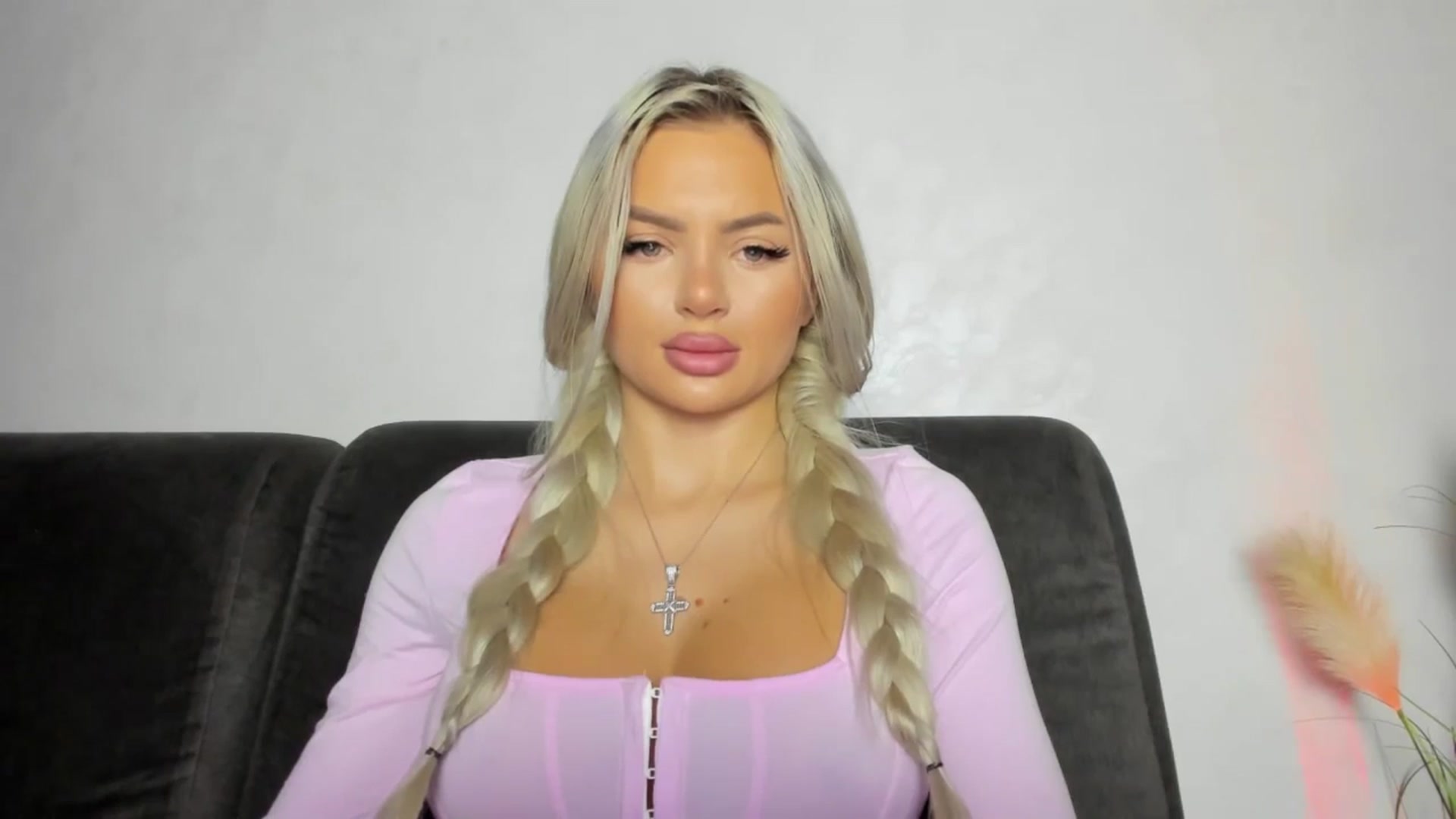 Gallery image thumbnail from barbie__girl's myfreecams stream on, 11/12/2025, 18:59 image 7 of 20