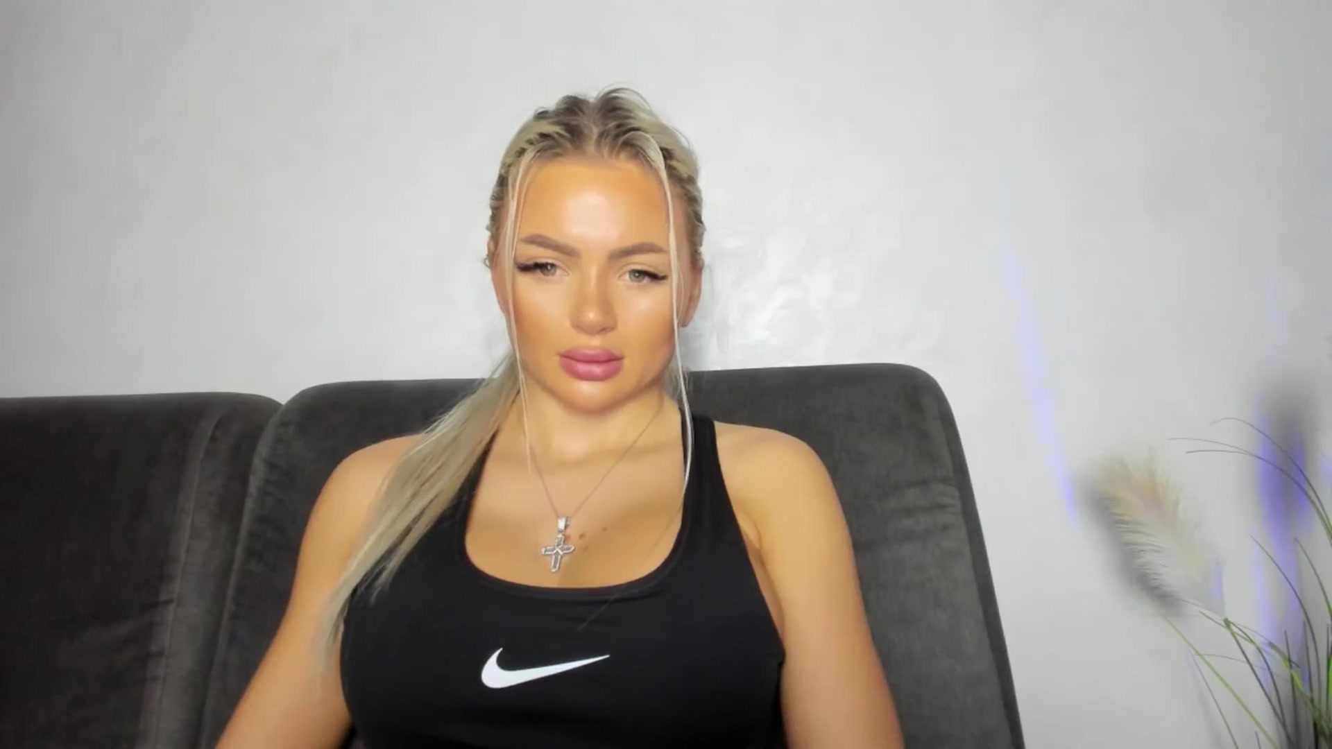 Gallery image thumbnail from barbie__girl's myfreecams stream on, 11/19/2025, 01:31 image 13 of 20