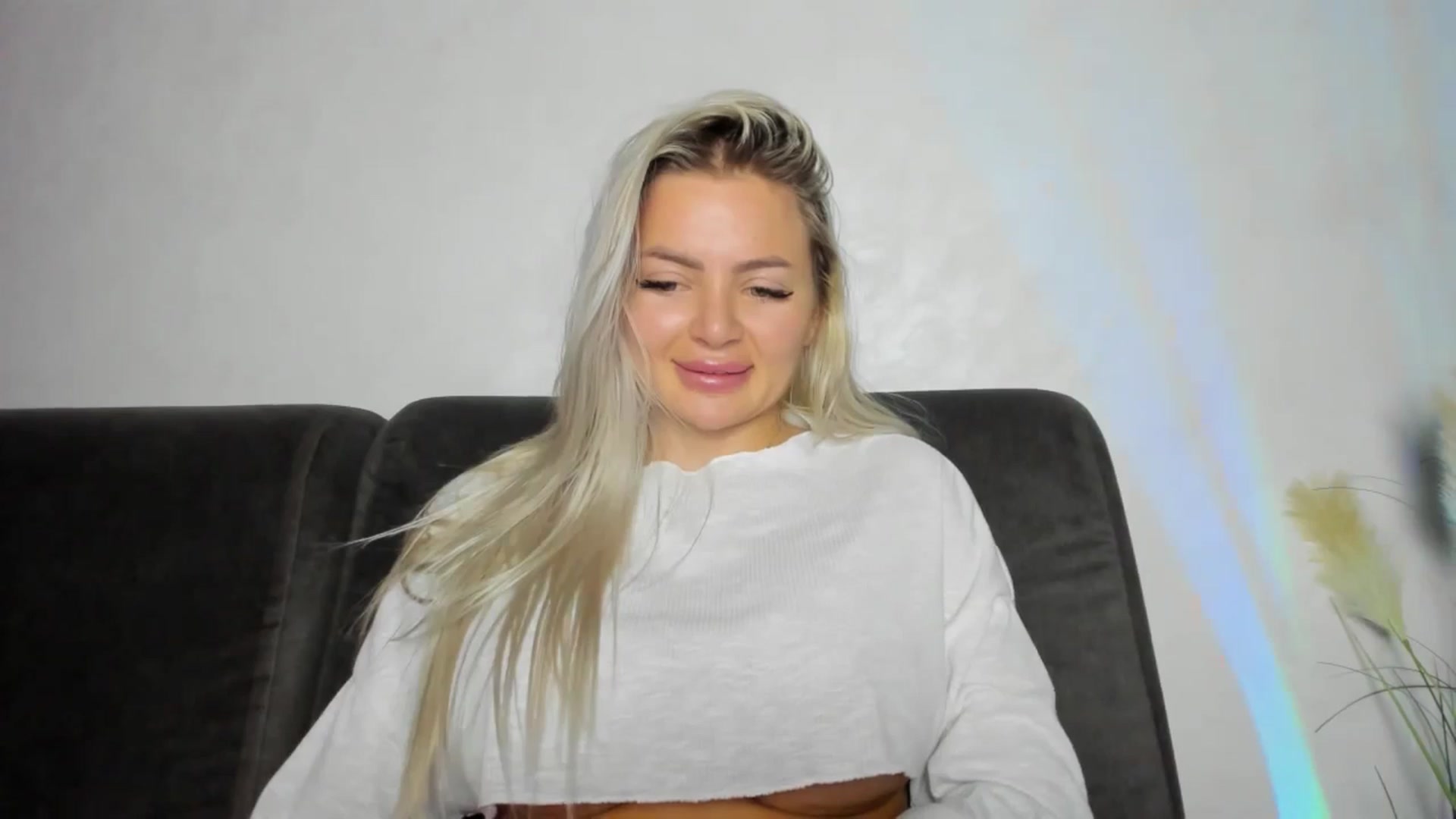 Gallery image thumbnail from barbie__girl's myfreecams stream on, 11/22/2025, 05:07 image 11 of 20