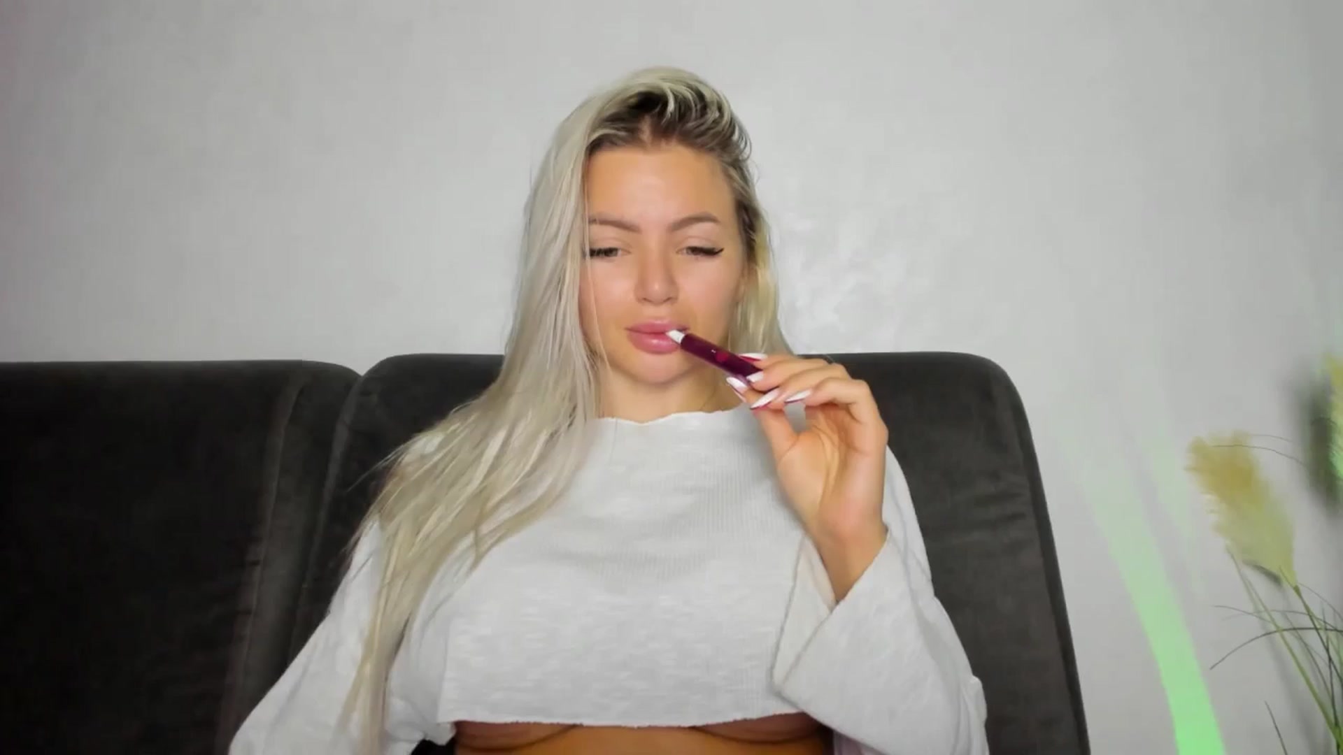 Gallery image thumbnail from barbie__girl's myfreecams stream on, 11/22/2025, 05:07 image 4 of 20