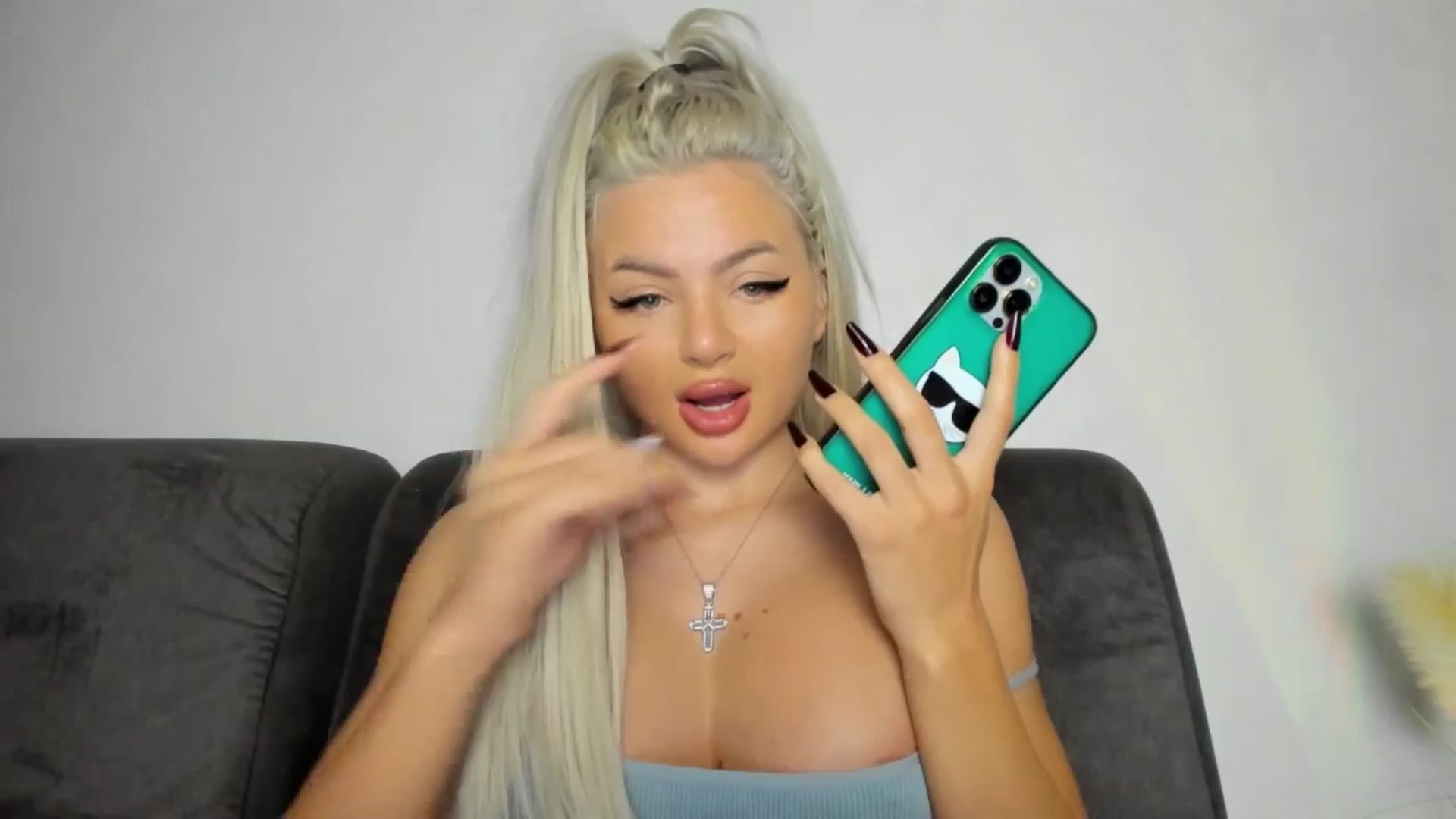 Gallery image thumbnail from barbie__girl's myfreecams stream on, 12/04/2025, 16:38 image 15 of 20