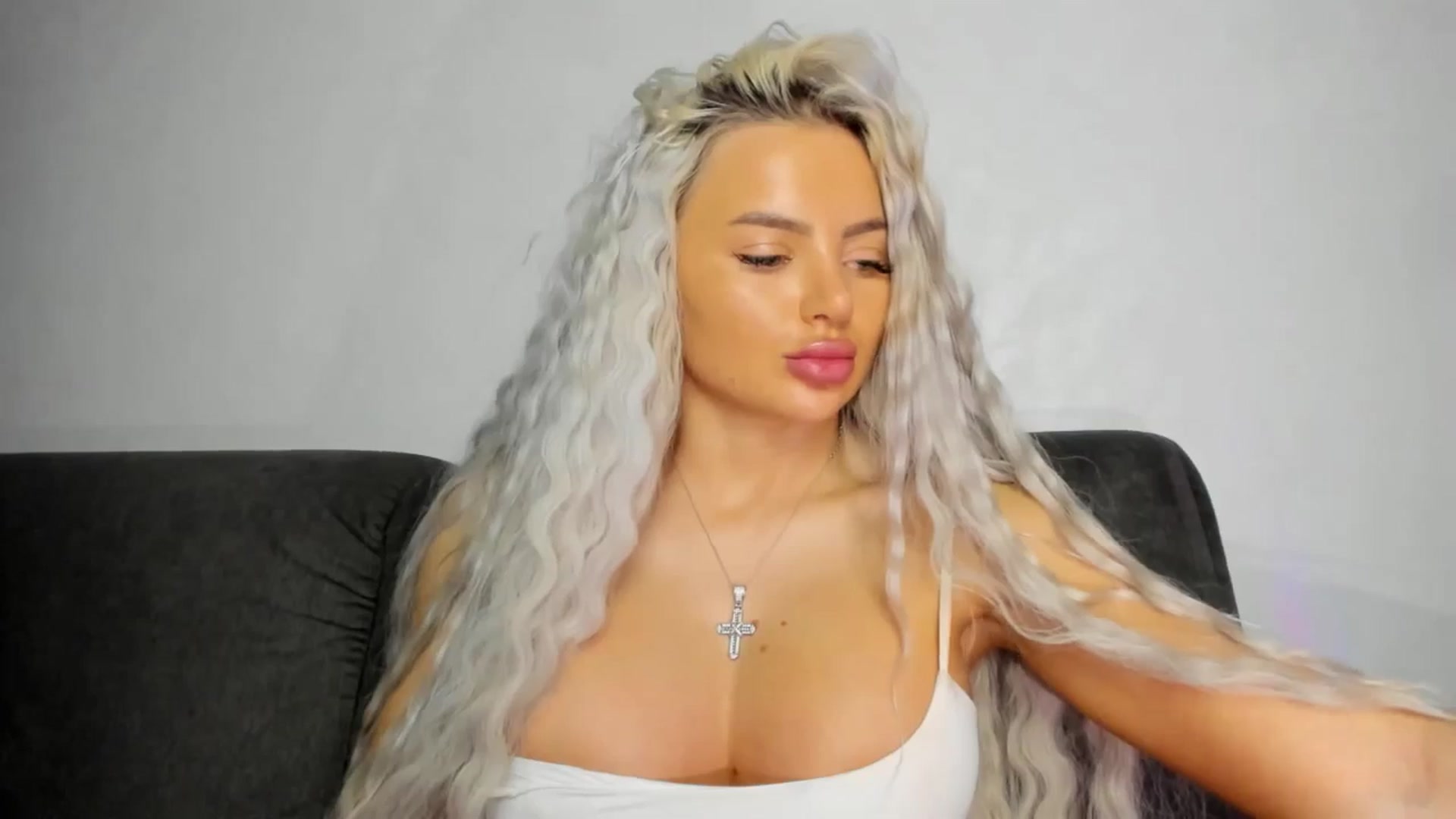Gallery image thumbnail from barbie__girl's myfreecams stream on, 01/16/2026, 24:33 image 9 of 20