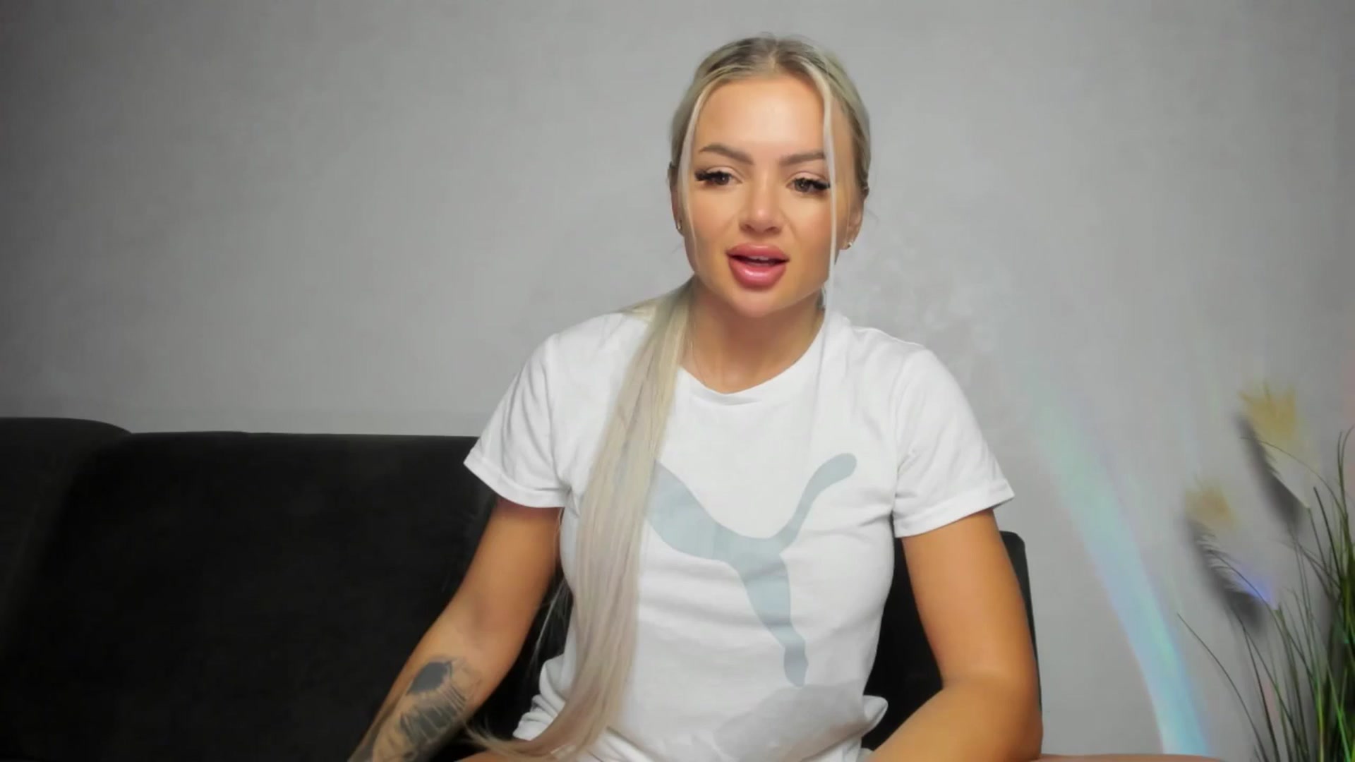 Gallery image thumbnail from barbie__girl's myfreecams stream on, 02/04/2026, 01:05 image 1 of 20