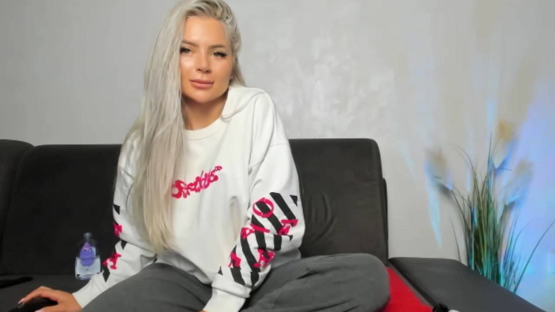 Gallery image thumbnail from barbie__girl's myfreecams stream on, 02/26/2026, 15:05 image 10 of 20