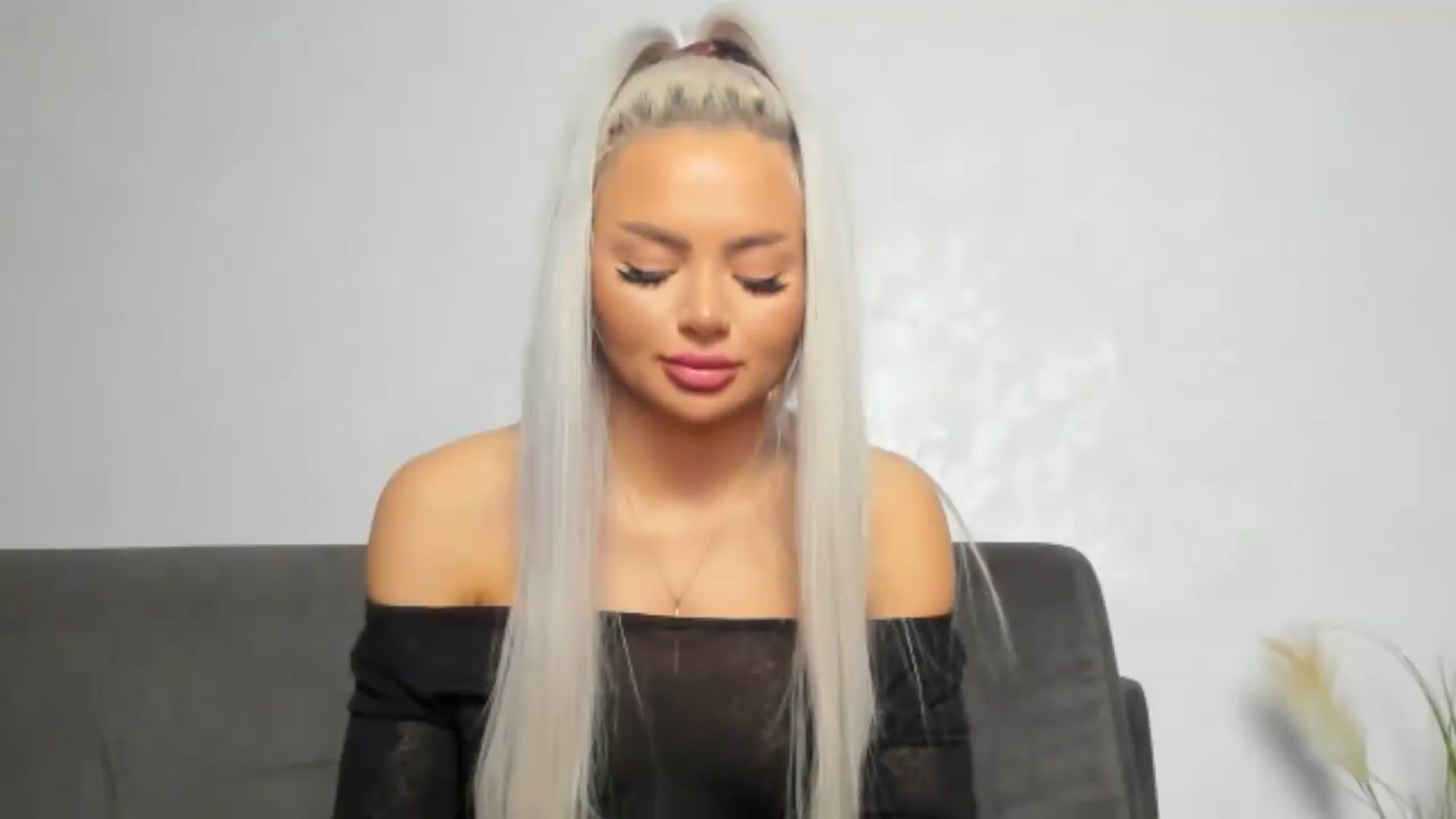 Gallery image thumbnail from barbie__girl's myfreecams stream on, 05/02/2026, 18:25 image 19 of 20
