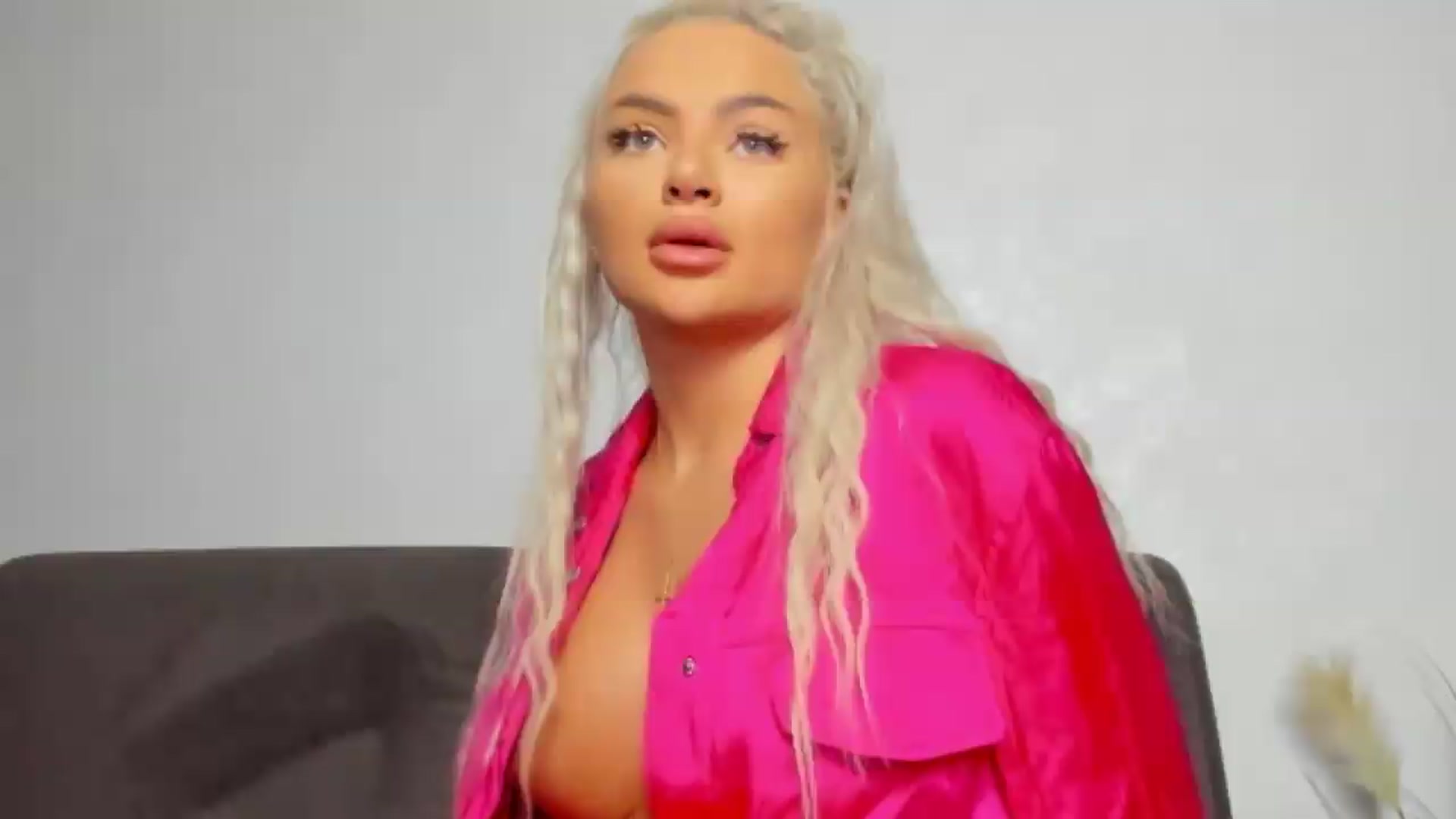 Gallery image thumbnail from barbie__girl's myfreecams stream on, 06/23/2026, 19:36 image 1 of 20
